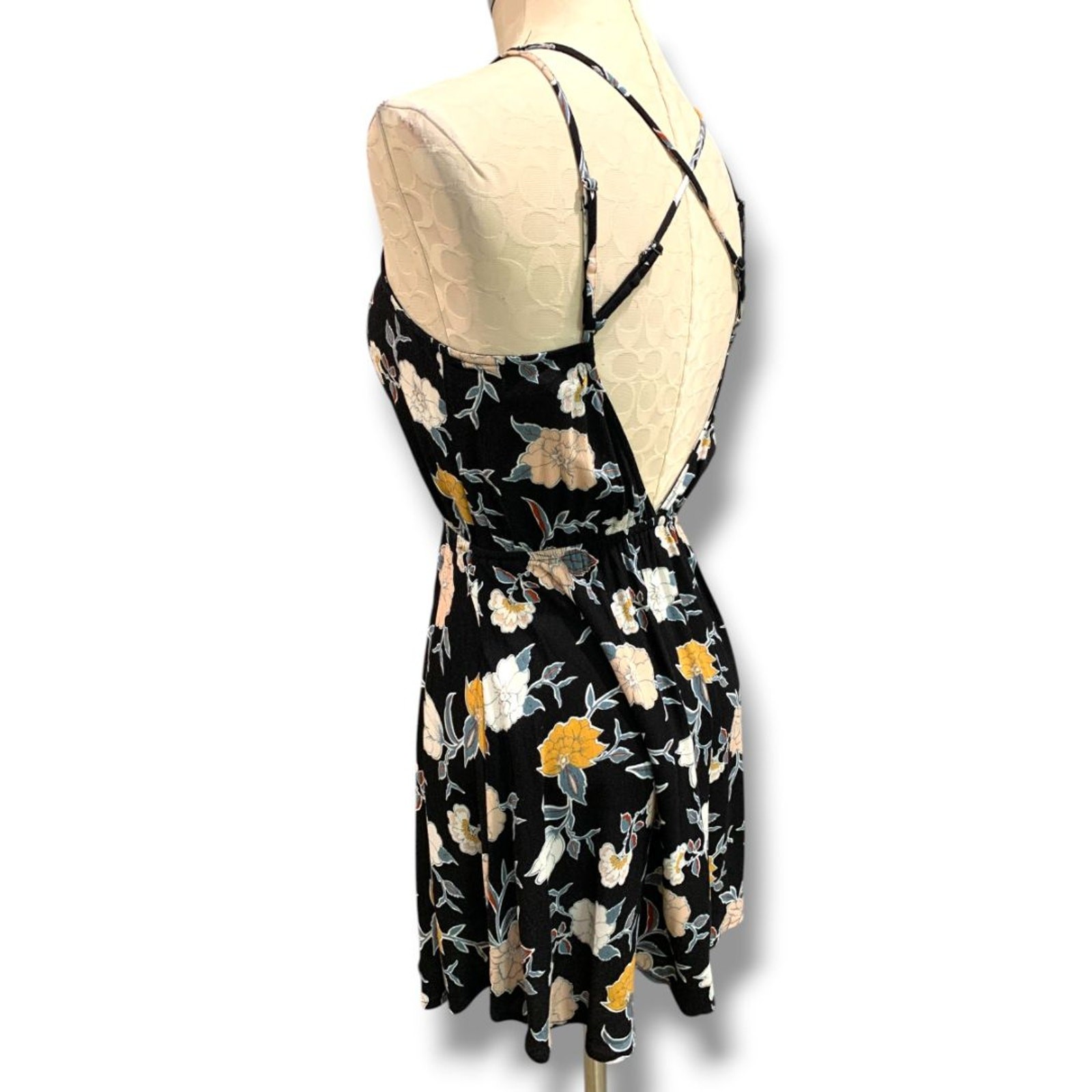 Small Kendall & Kylie V-Neck Sundress Floral Black Open Back
