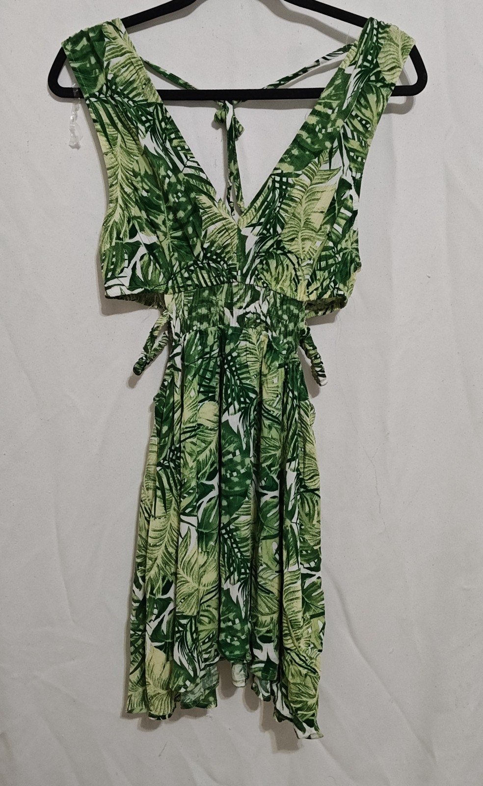 Justify Fit & Flare Mini dress Cut Out Waisted Women’s Size Medium Green Stretch
