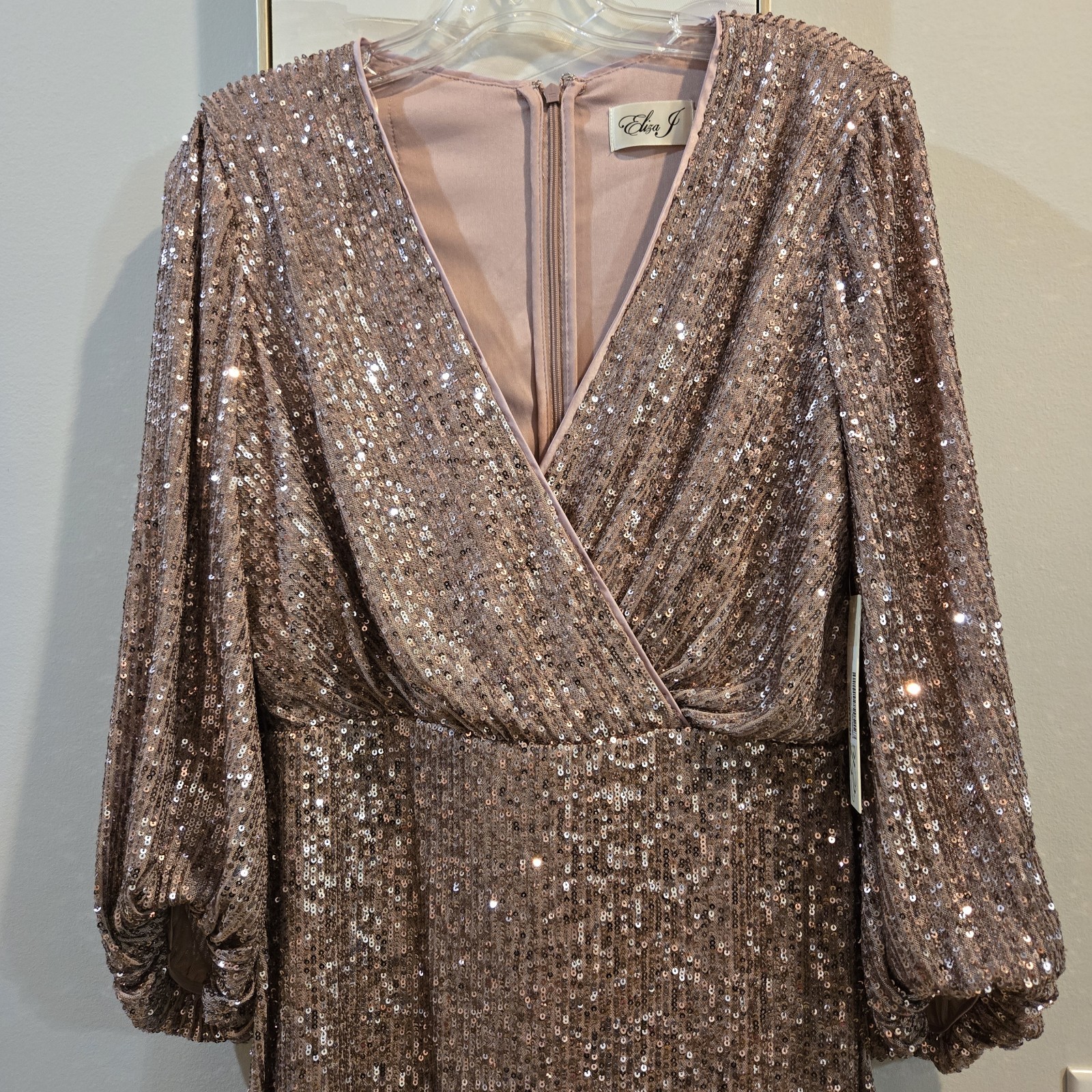 Eliza J Cocktail Sequin Mini Dress~ Rose Gold V-Neck Sheath/Balloon Sleeves NEW