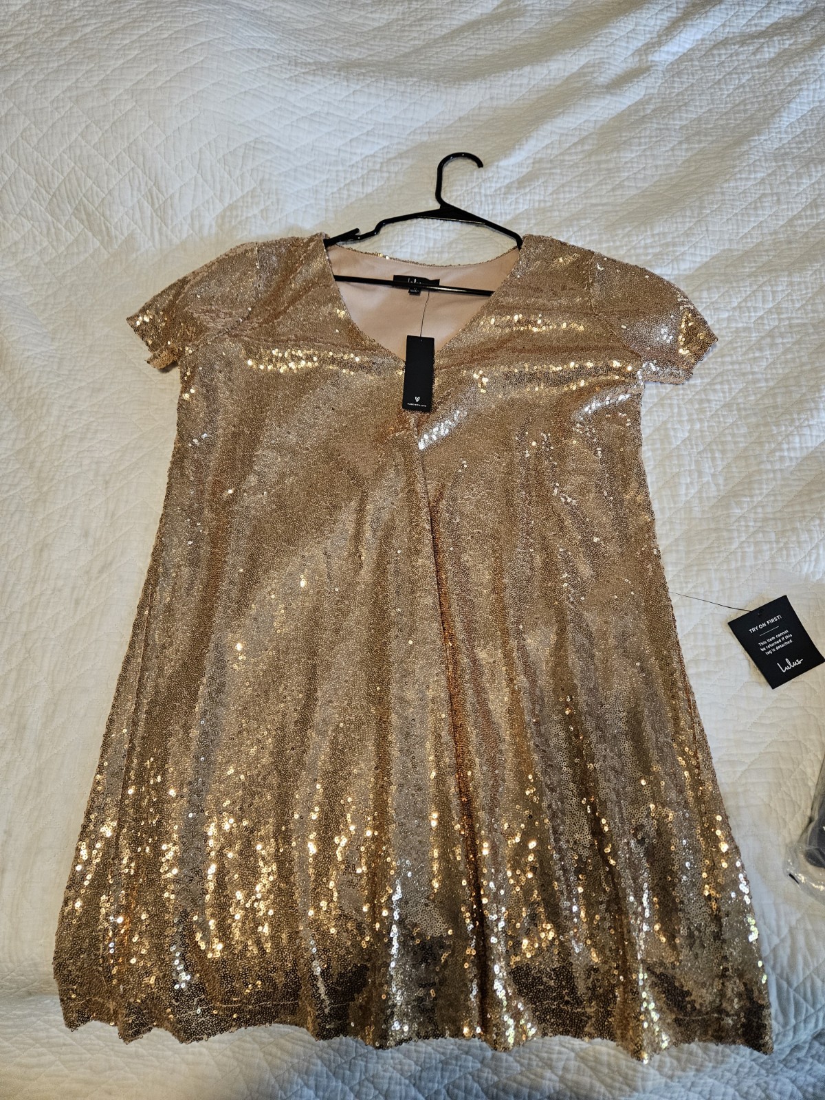 Lulus Gold Sequin Party Dress Women’s Medium M Short Sleeve V-Neck Cocktail NWT