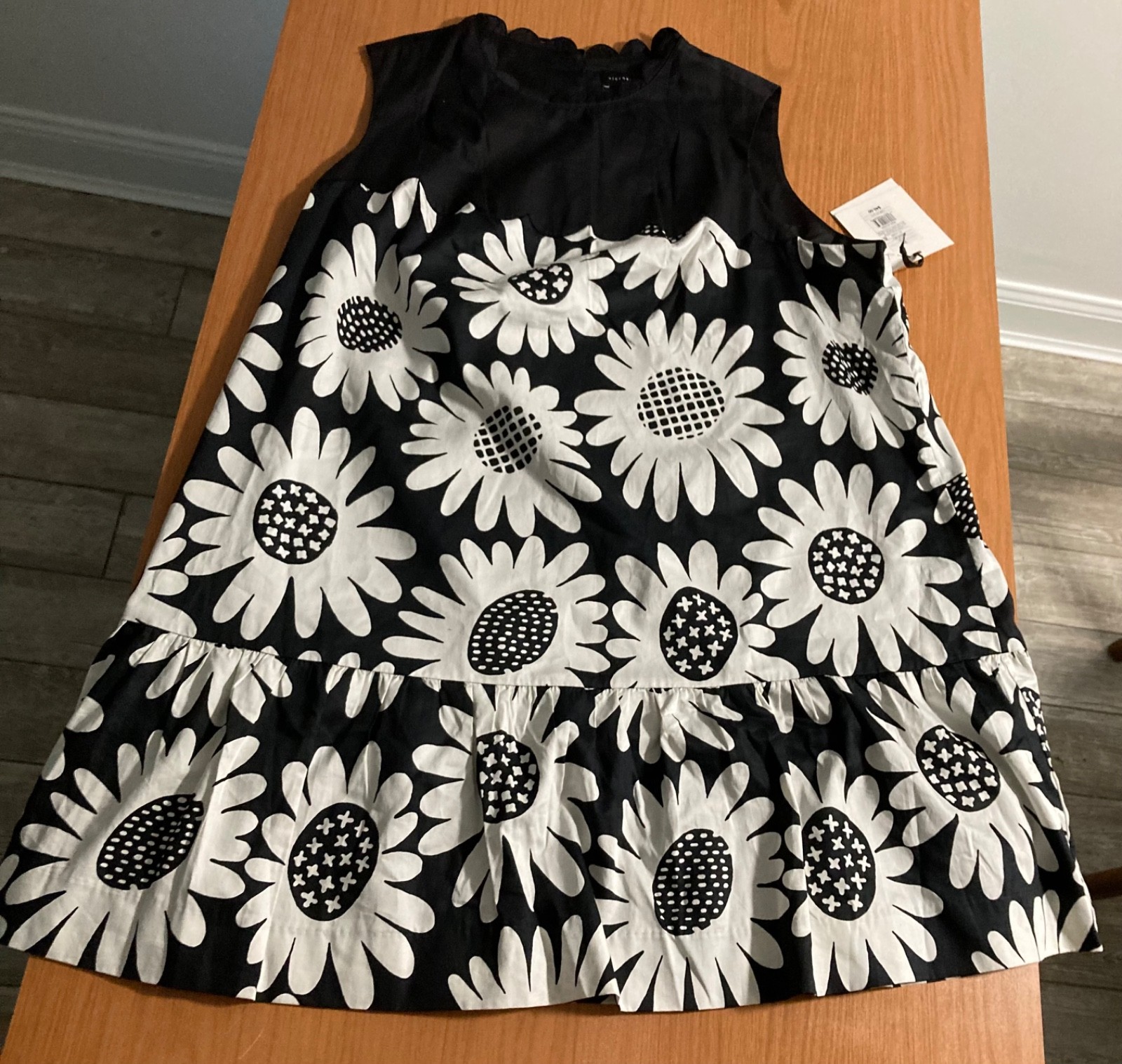Victoria Beckham for Target black and white mod daisy floral sleeveless dress 3X
