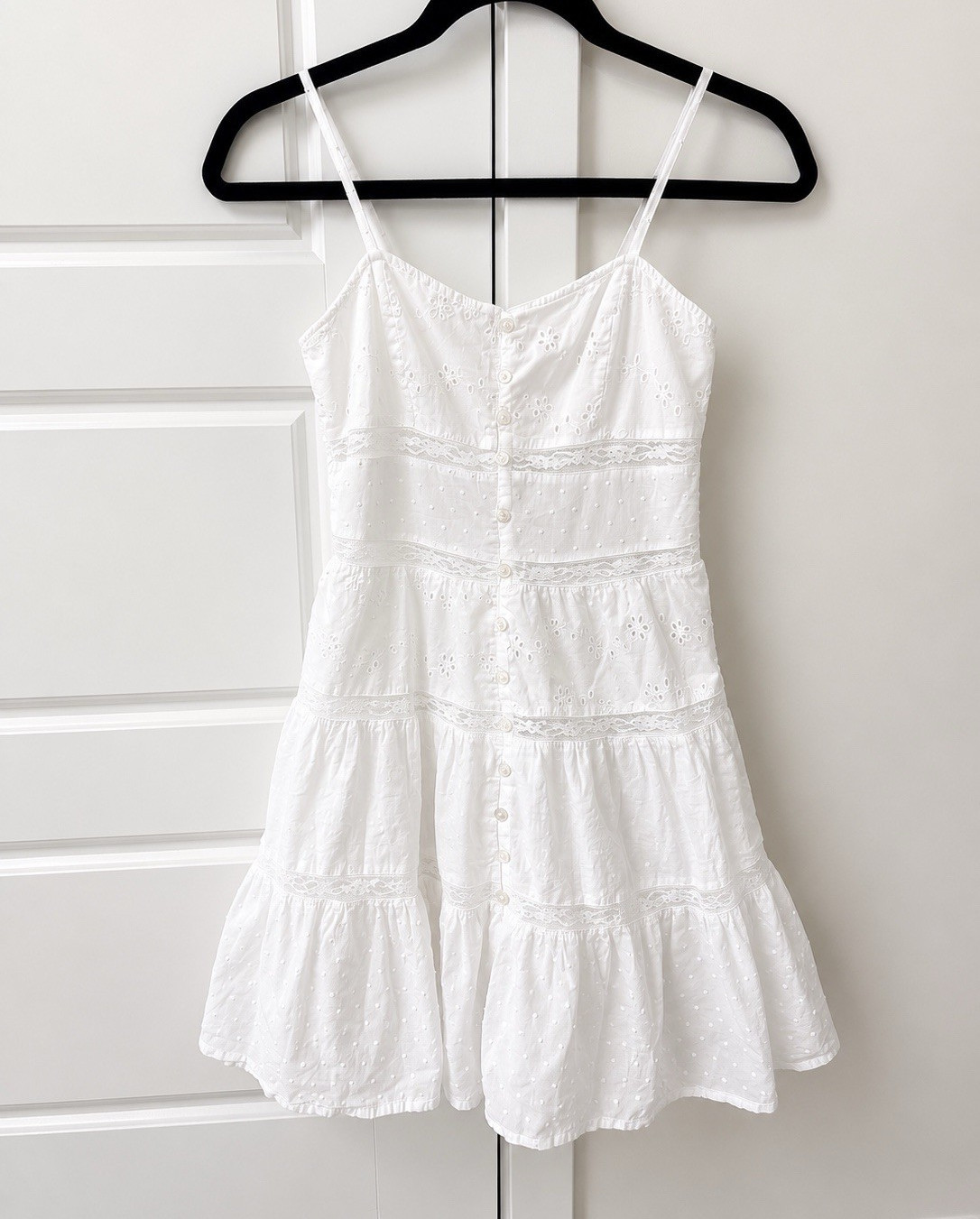 Aéropostale White Eyelet Lace Tiered Mini Sundress Women’s XS Smocked Back