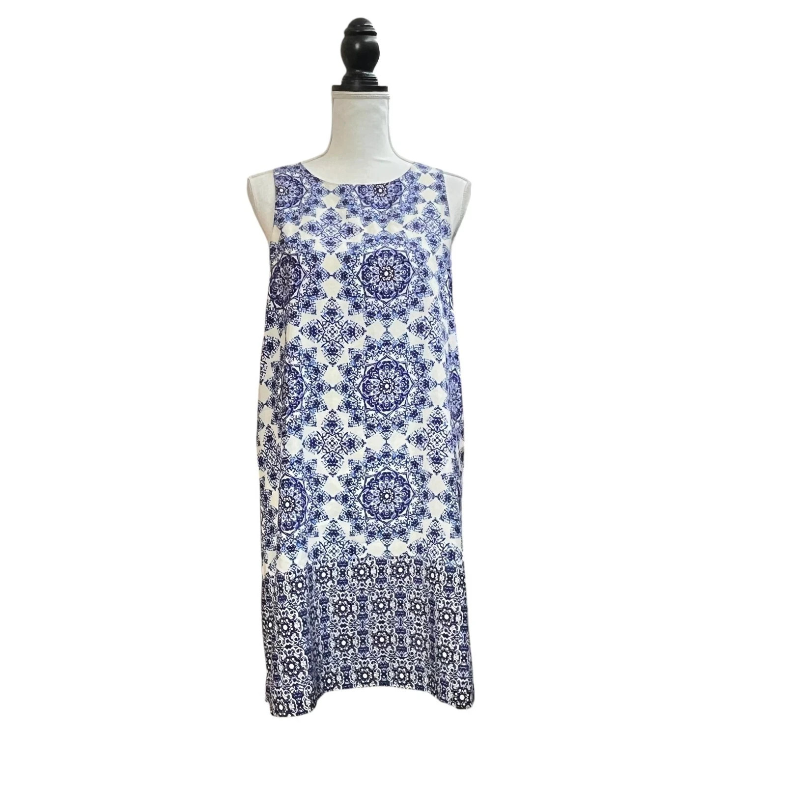 Everly Women’s Blue White Large Shift Dress Floral 100% Polyester Back Zip