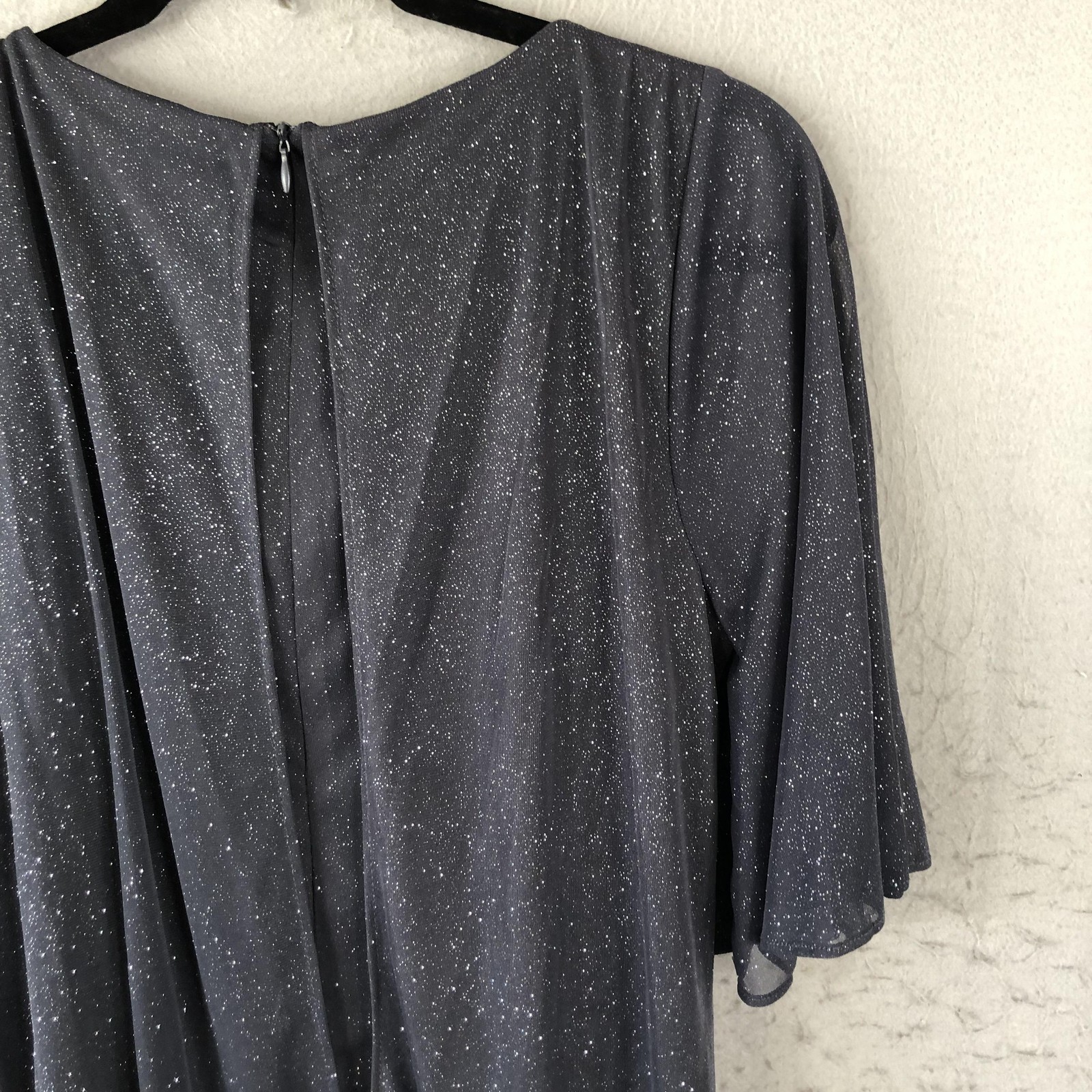 Party Dress Womens Size 6 Gray Silver Beaded Cape Overlay Sheath Cocktail Formal