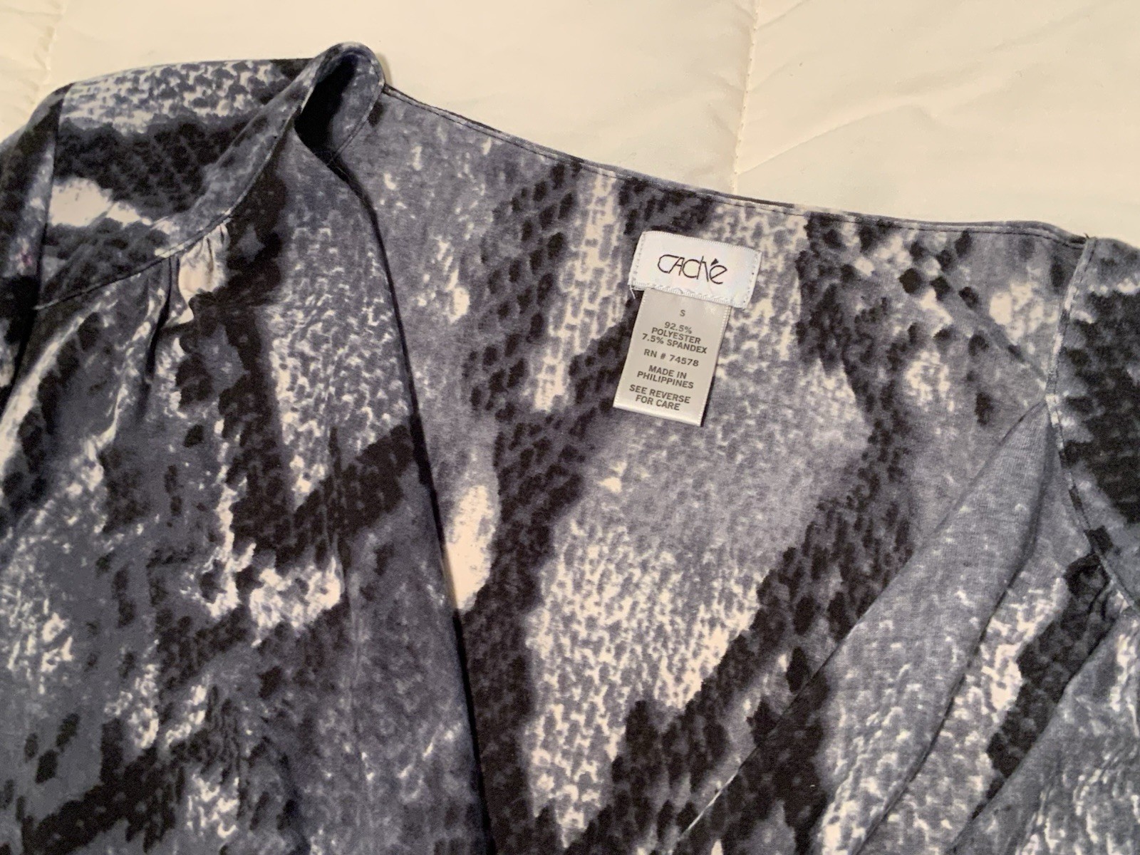 Cache Size Small Dress. Flattering Wrap Style. Black, Gray, White. Non Smoker.