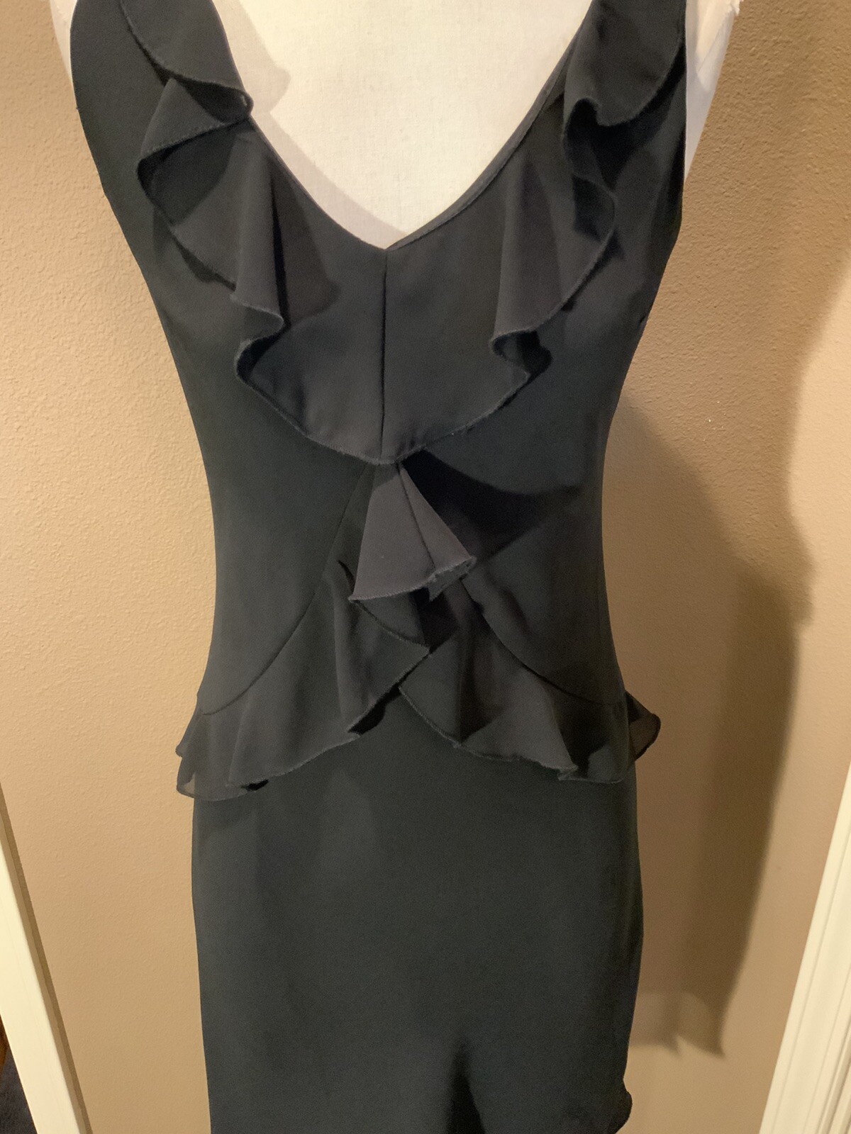 Dani Max 6 Small Quiet Luxury Sleeveless Black Chic Ruffled V Neck Dress