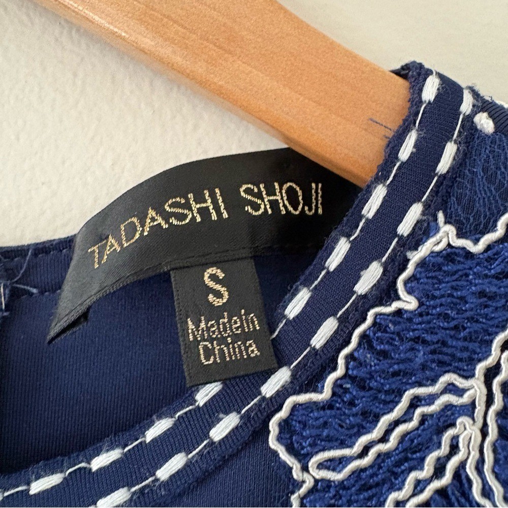 Tadashi Shoji Kitami Embroidered Sleeveless Shift Dress in blue neoprene Size S