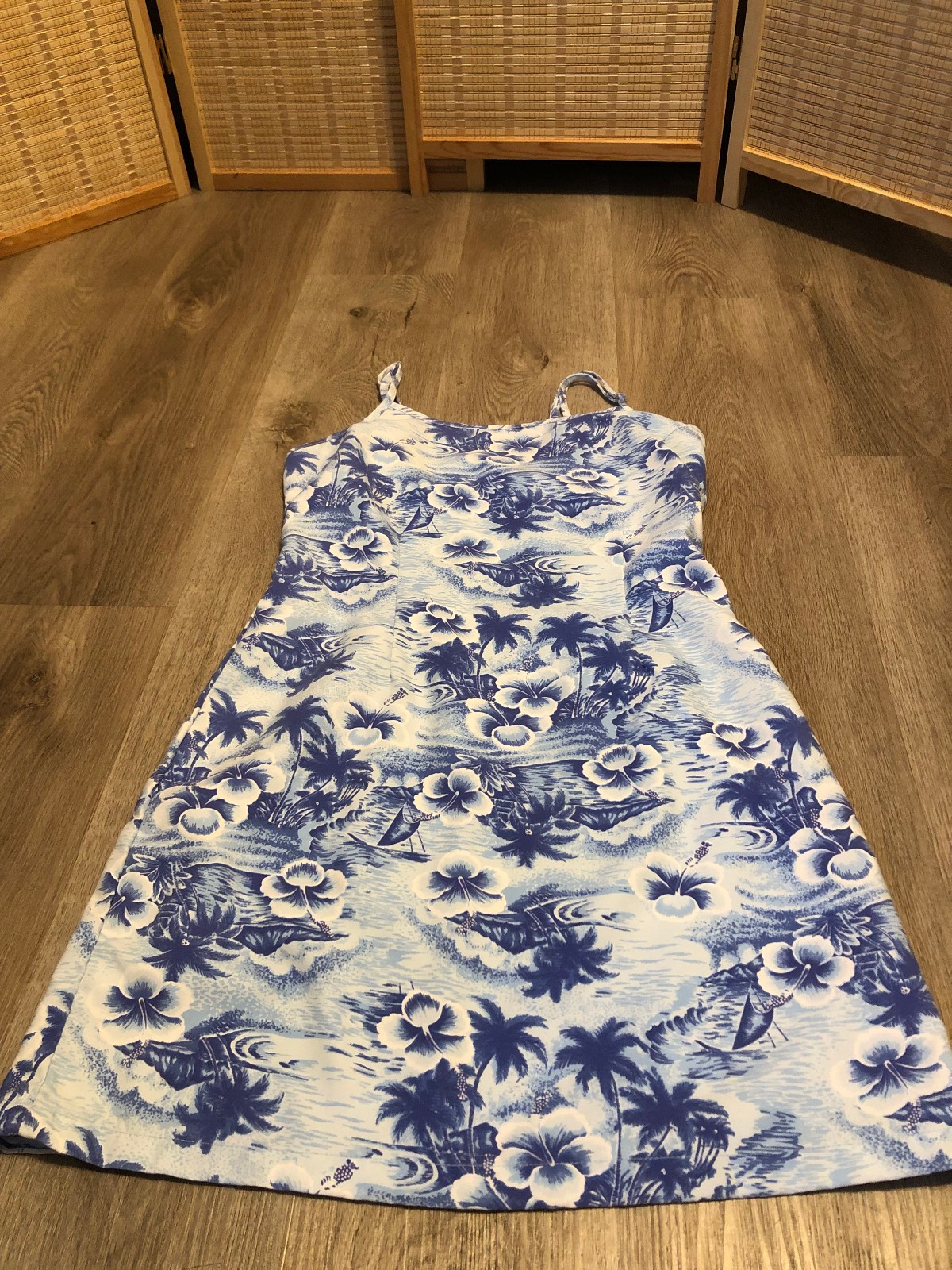 Tilt Hawaiian Dress Tropical Sleeveless Medium M Blue and White Polyester H767