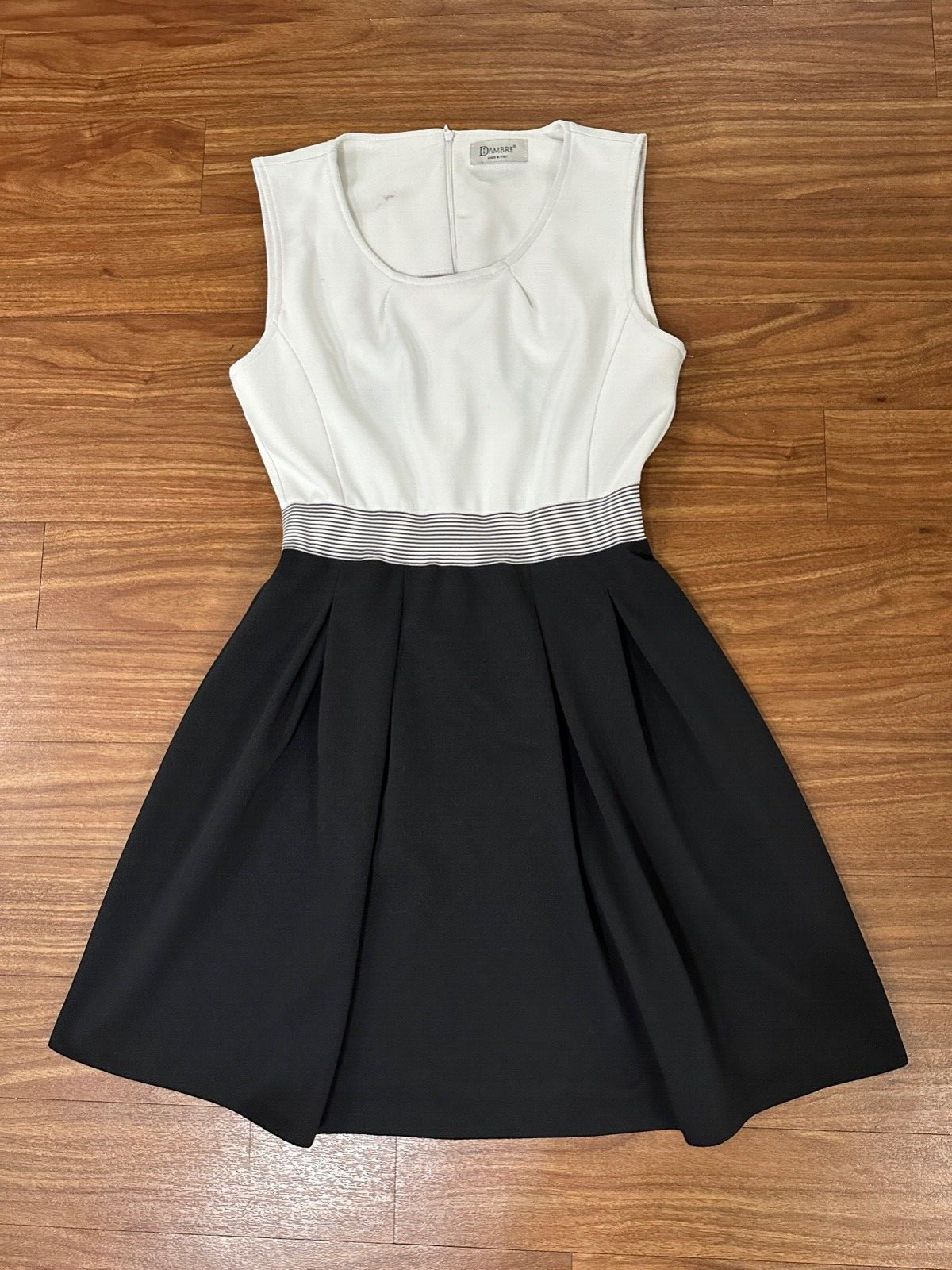 Dambre Dress Fit & Flare Sleeveless Black white Made Italy Size 8 *Stain