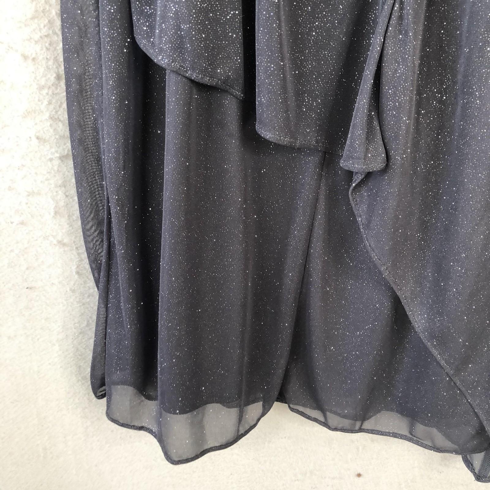 Party Dress Womens Size 6 Gray Silver Beaded Cape Overlay Sheath Cocktail Formal