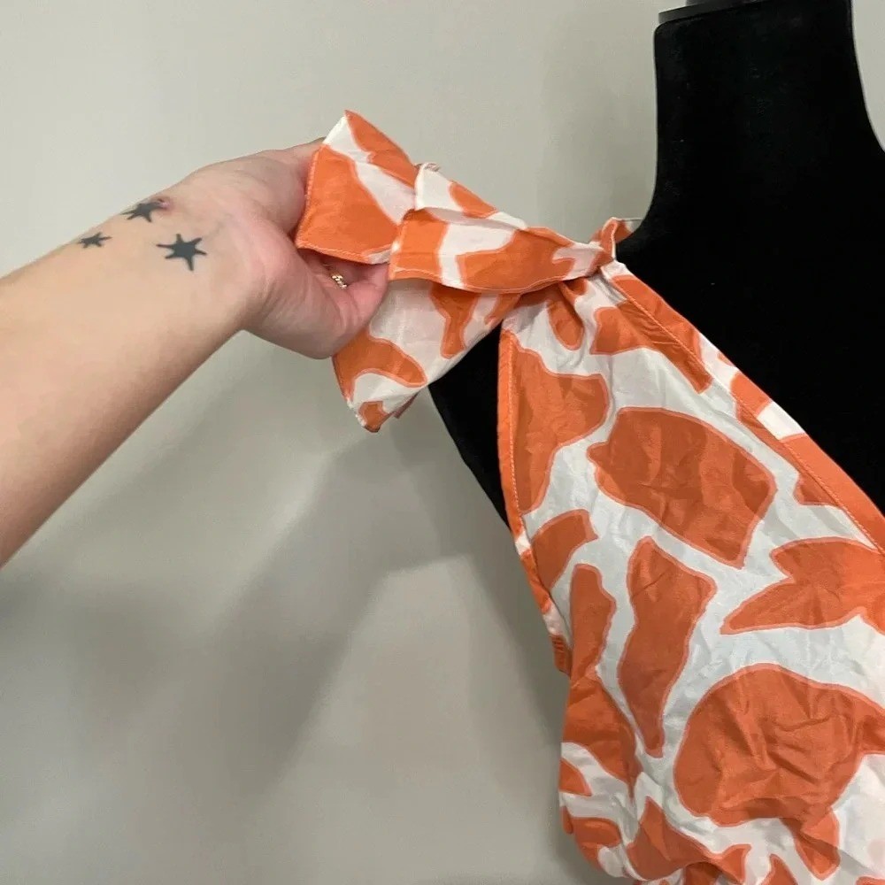 Ann Taylor Loft 100% Silk Coral and White Geometric Ruffle Sleeve Mini Dress