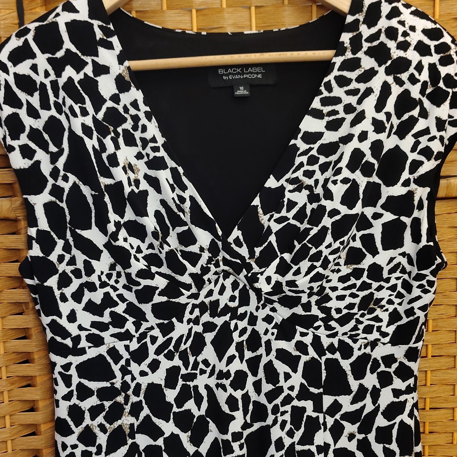 Black Label by Evan-Picone Women’s Black/White Animal Print V-Neck Dress Size 10