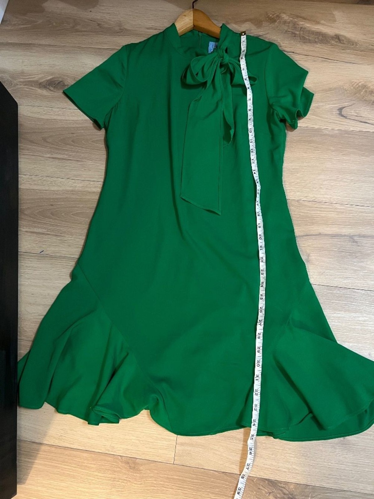 CeCe Short A-Line Bow Tie Neck Dress | Size 4