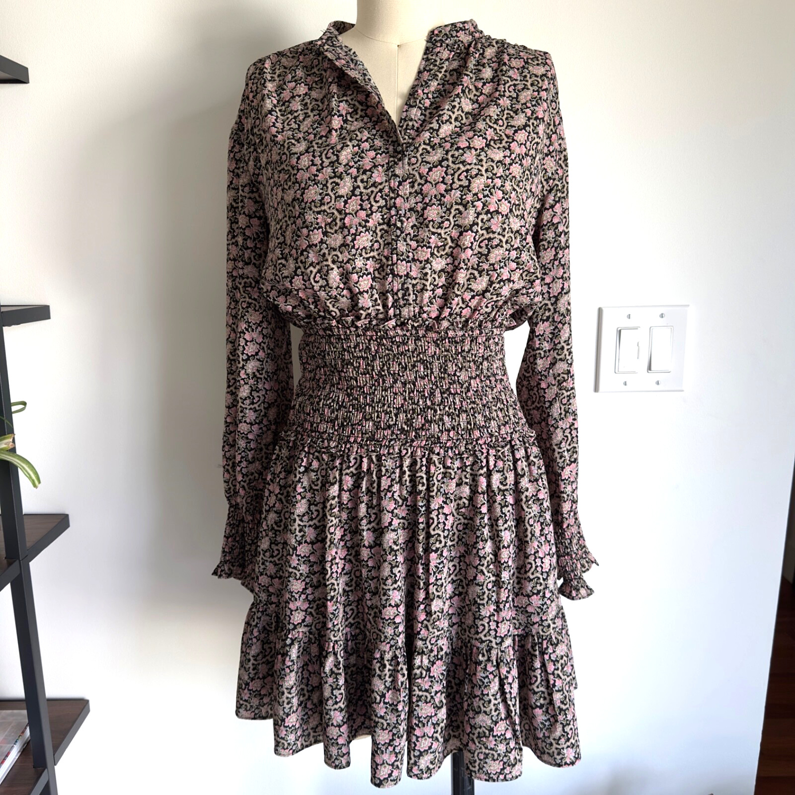 LA VIE Rebecca Taylor Shirred Waist Long Sleeve Floral Chiffon Dress-Size XS