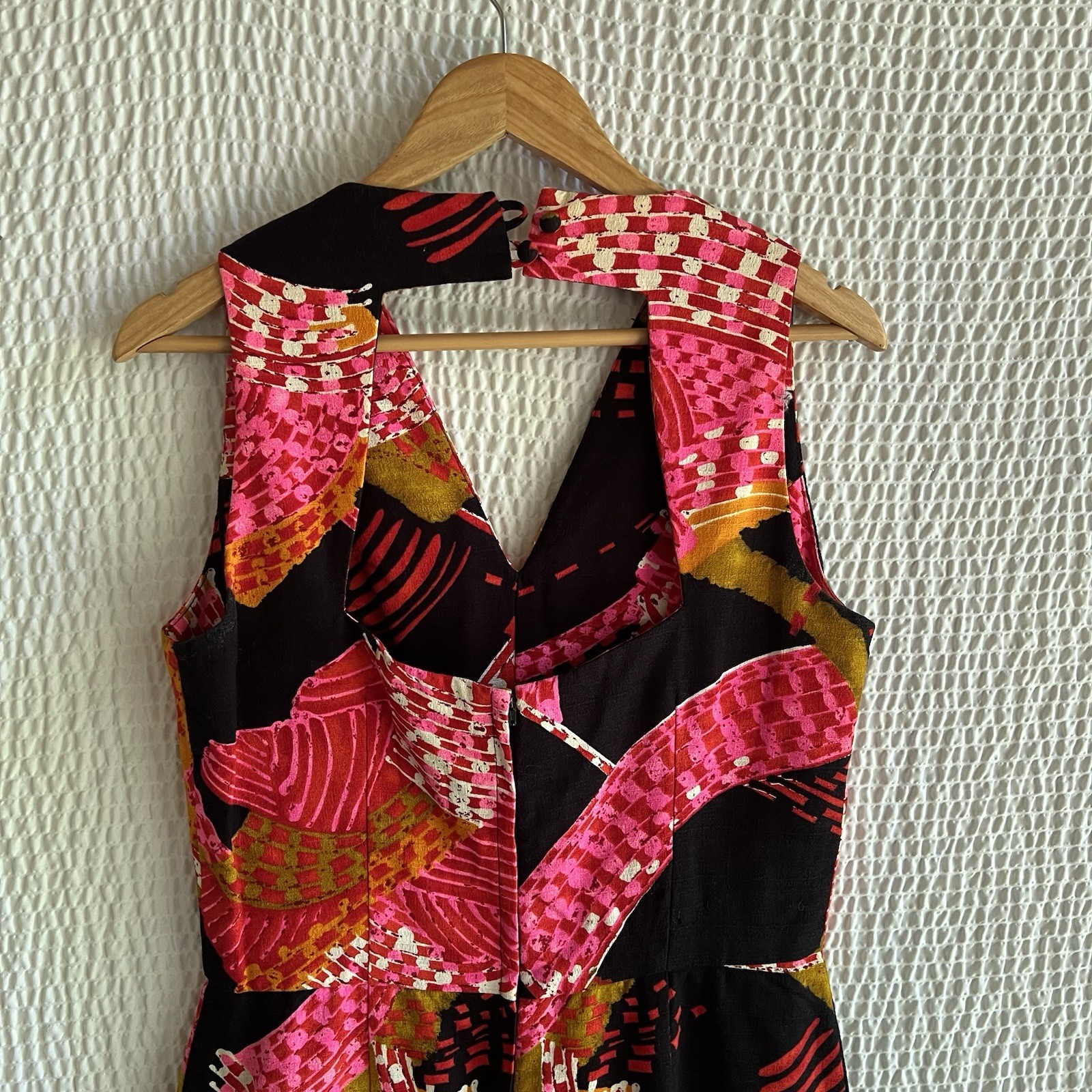 Vintage 70s Barkcloth Tiki Aloha Maxi Dress Empire Open Back Darts M Colorful