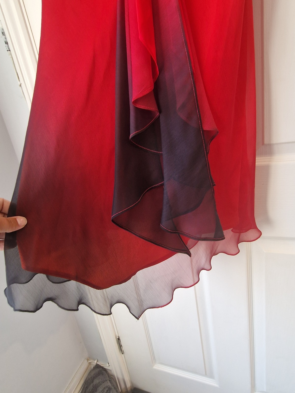 #ladies Debut Knee Length Dress Special Occasion Ombre Red/black. Size 12