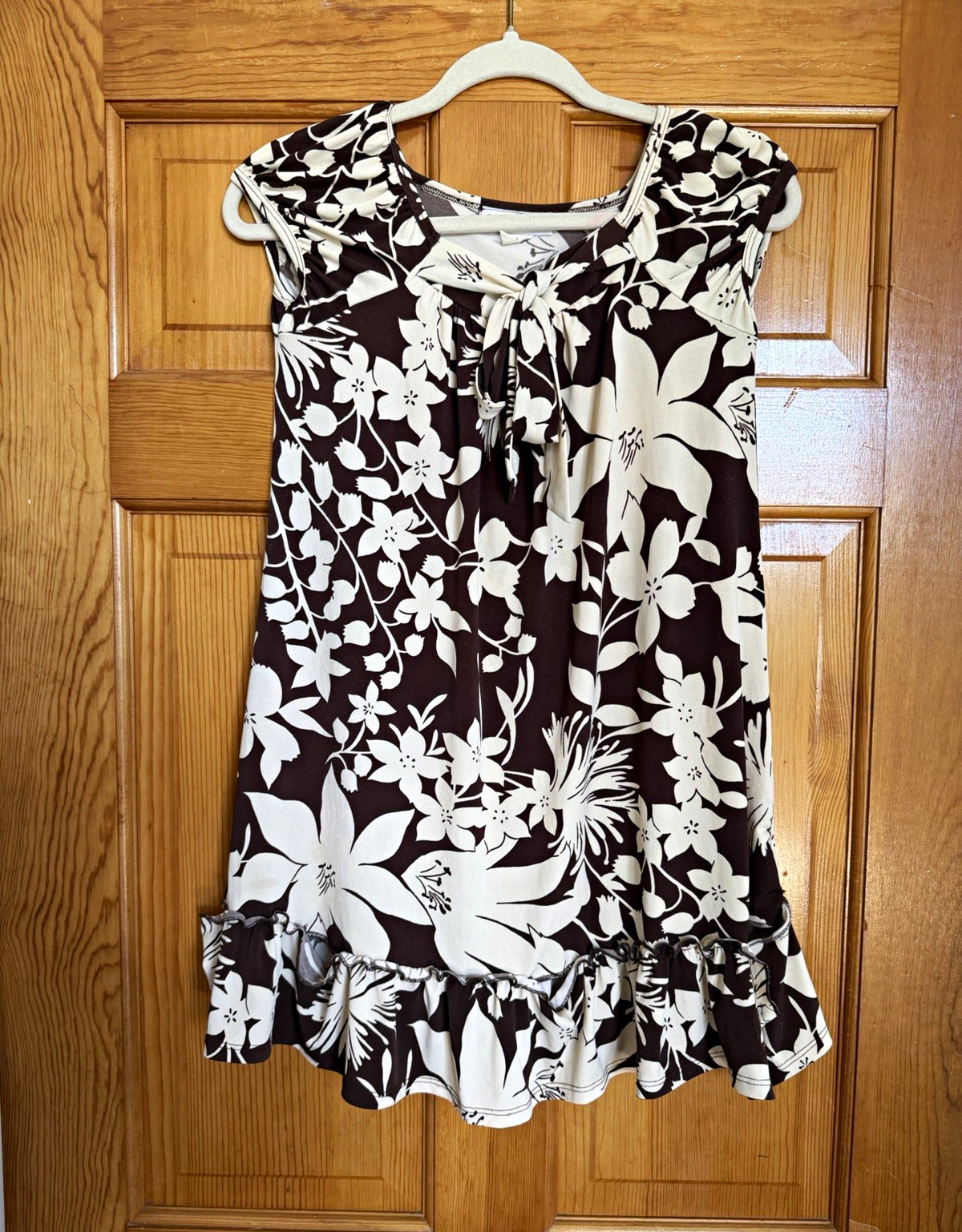 Secret Charm Brown/Beige Floral Mini Dress L Sleeveless Scoop Tie Neck Ruffle