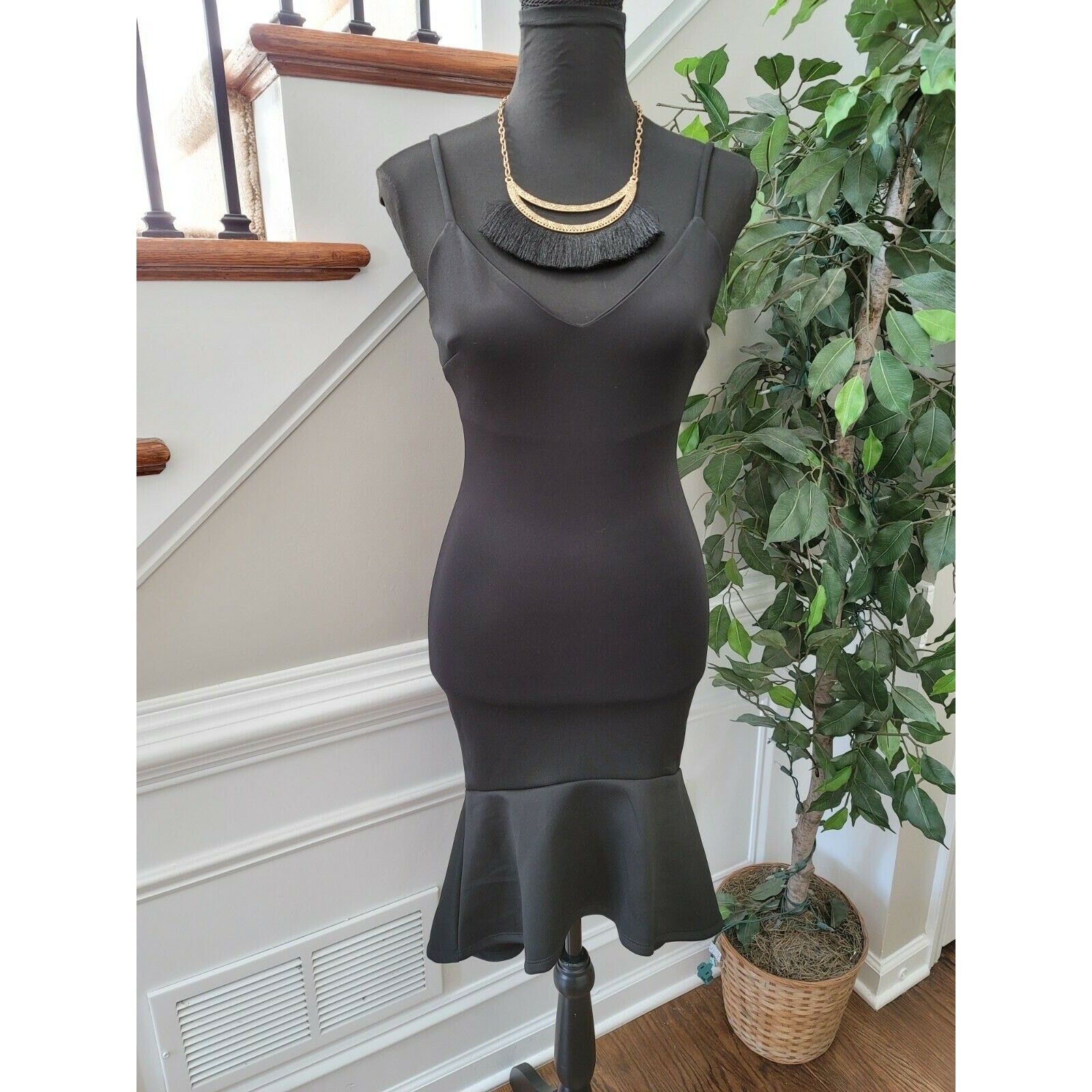 Iris Basic Women Solid Black Polyester VNeck Sleeveless Knee Length Dress Size S