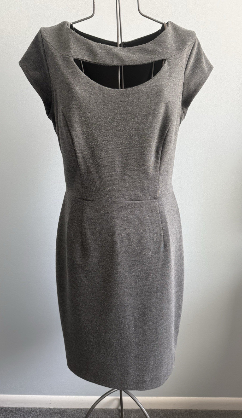 Banana Republic Sheath Dress Cap Sleeve Keyhole Gray Women’s Size 6 Fully Lined