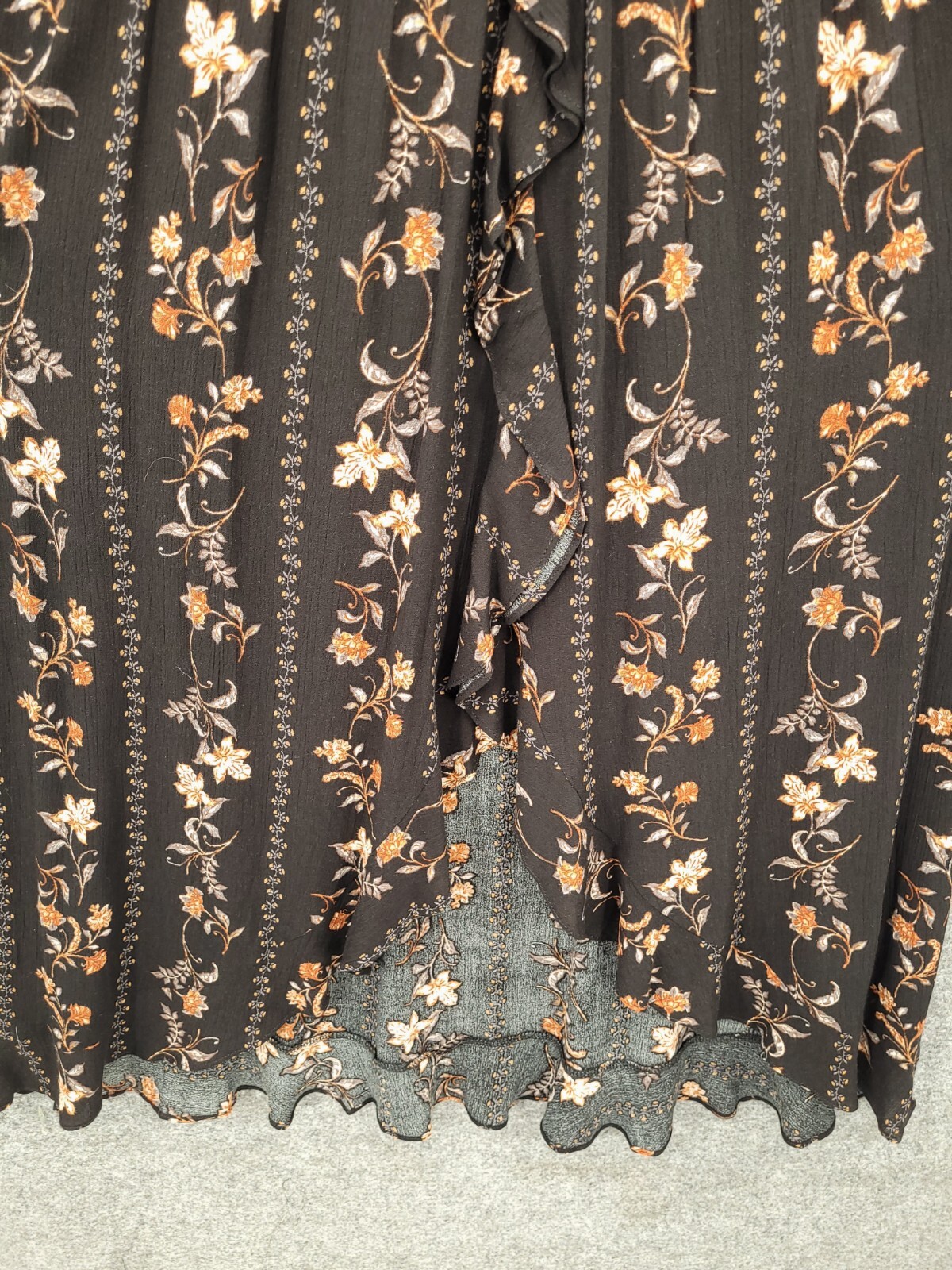 Doe & Rae Midi Dress Womens Small Hi Low Fit & Flare Elastic Waist Black Floral