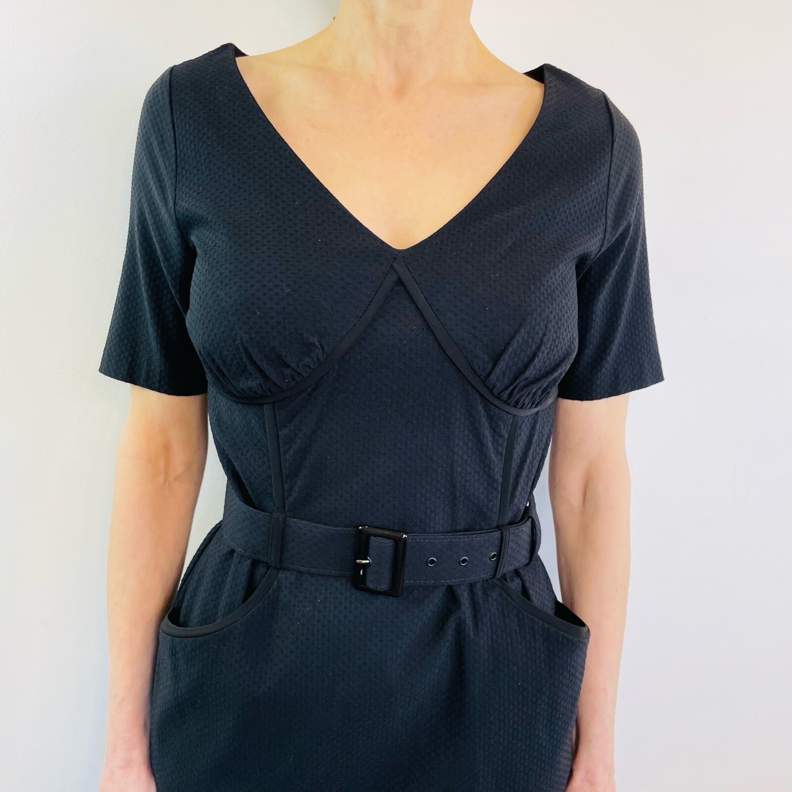 Leona Edmiston Frocks Size 1 (8 10) Black Short Sleeve Pencil Dress NWT