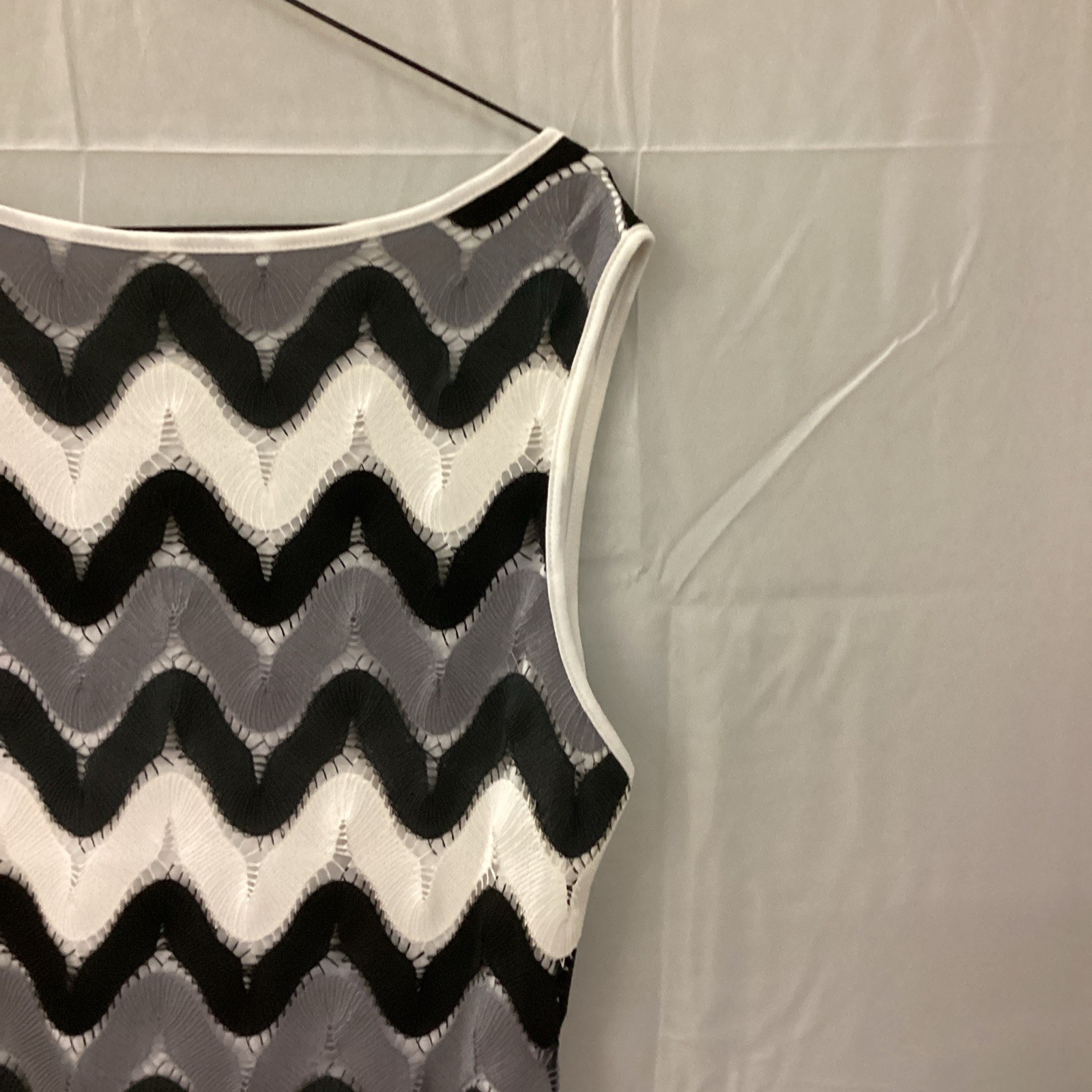#103 Sharagano Lined Dress Gray Black White Size 10 Women’s