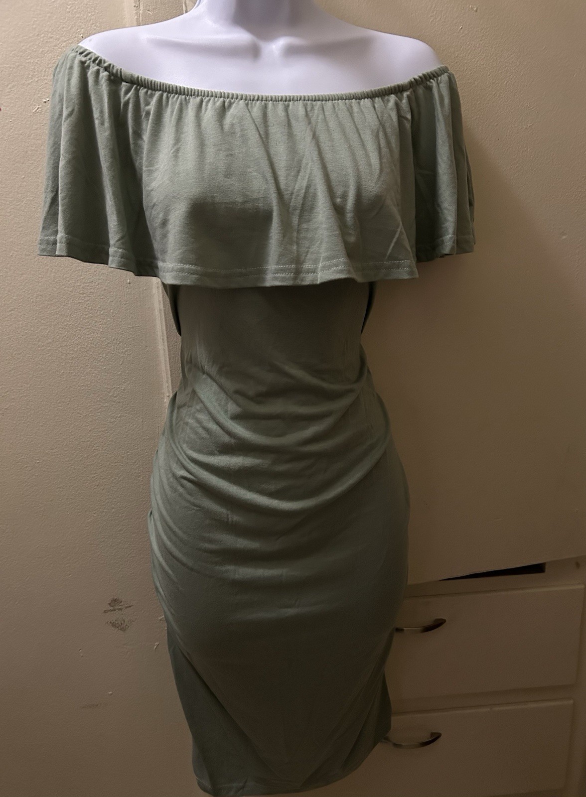 Sage green off-the-shoulder dress with ruffles and draping – Women’s Size M