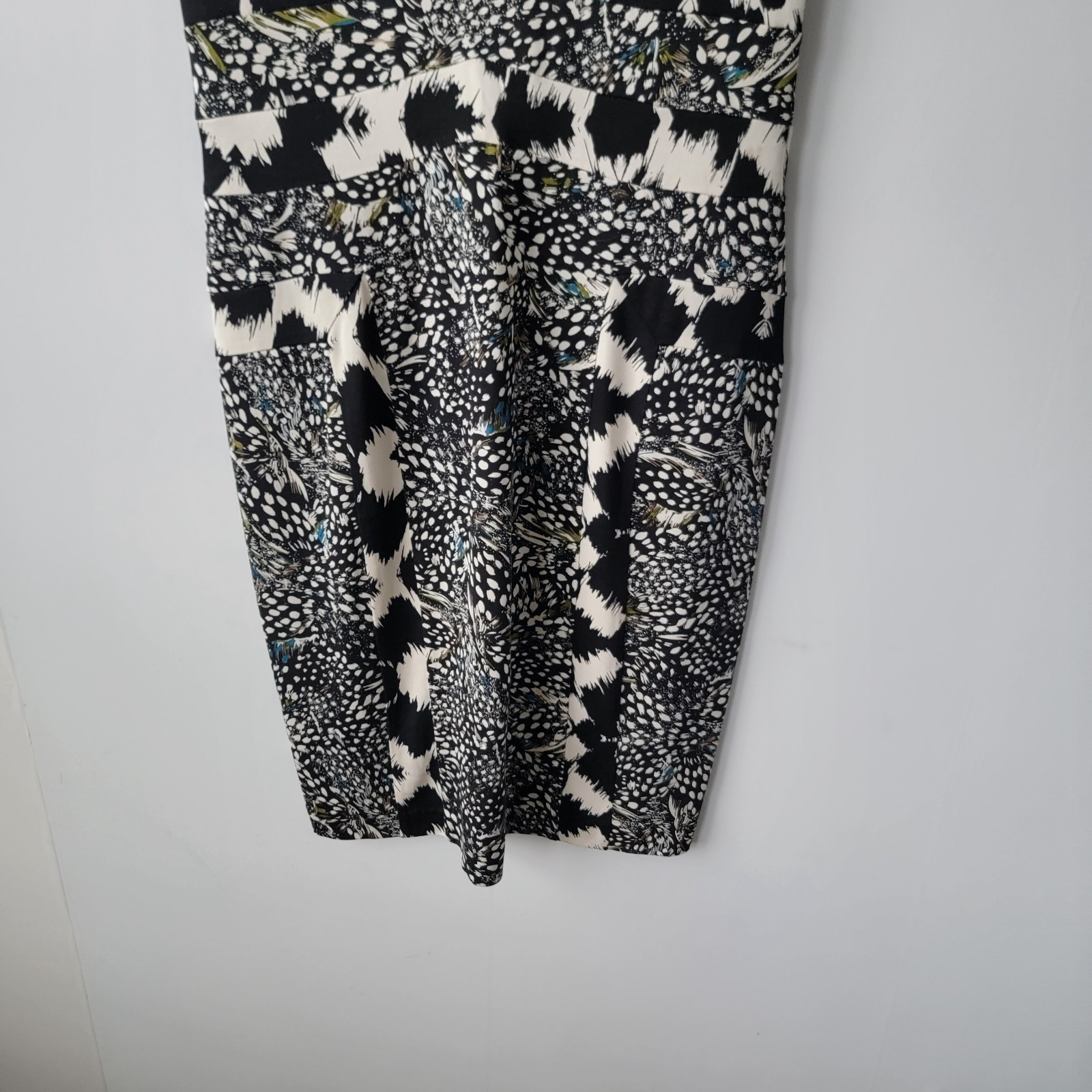 Diane von Furstenberg womens 100% silk Stirling sheath dress size 10 sleeveless
