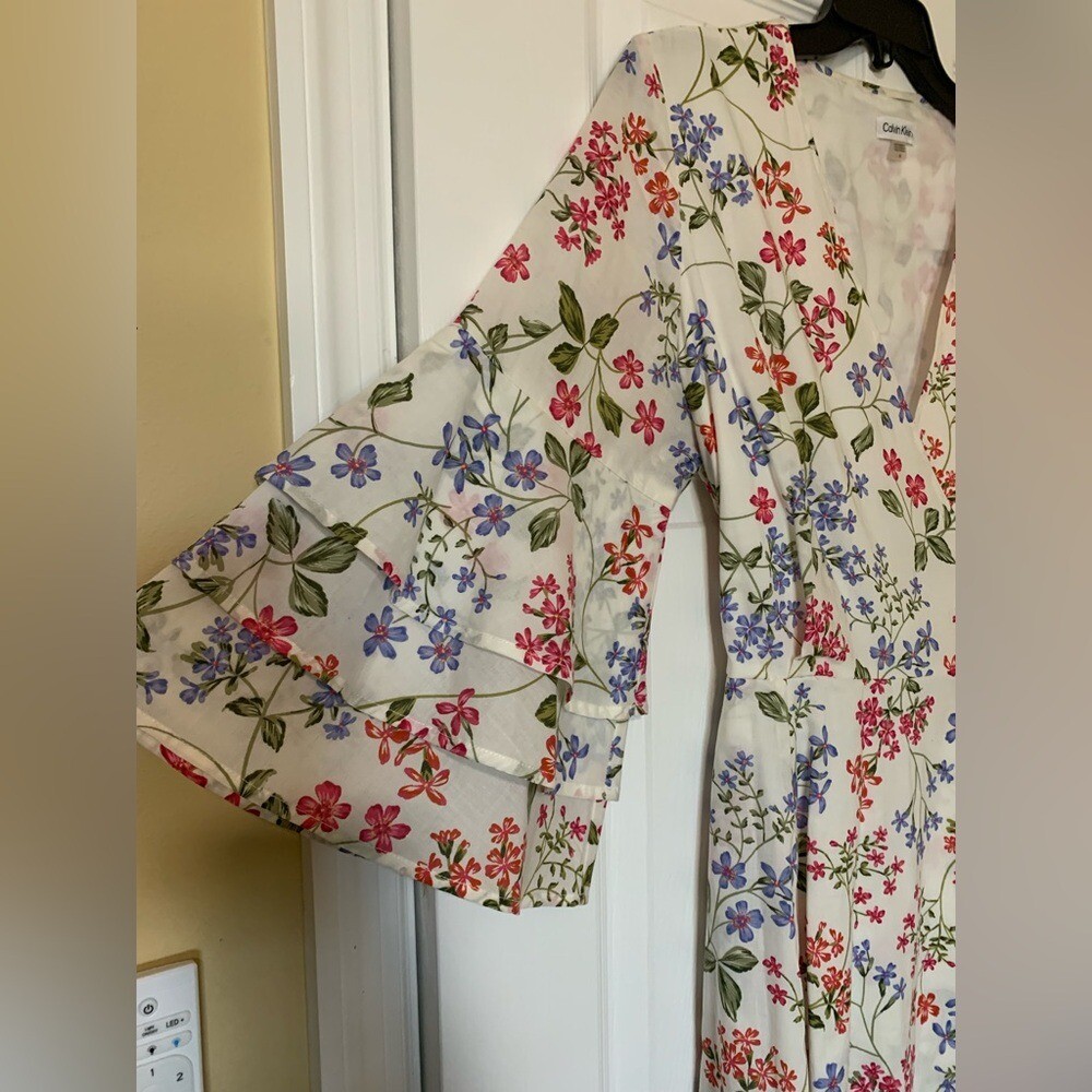 Calvin Klein Floral V-Neck Bell Sleeve Midi Dress Size 14 Flowy Chic Cottagecore
