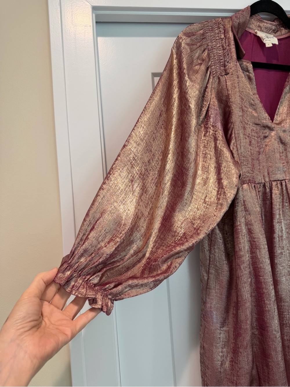 Umgee Metallic Rose Long Sleeve Collared Dress Size Small