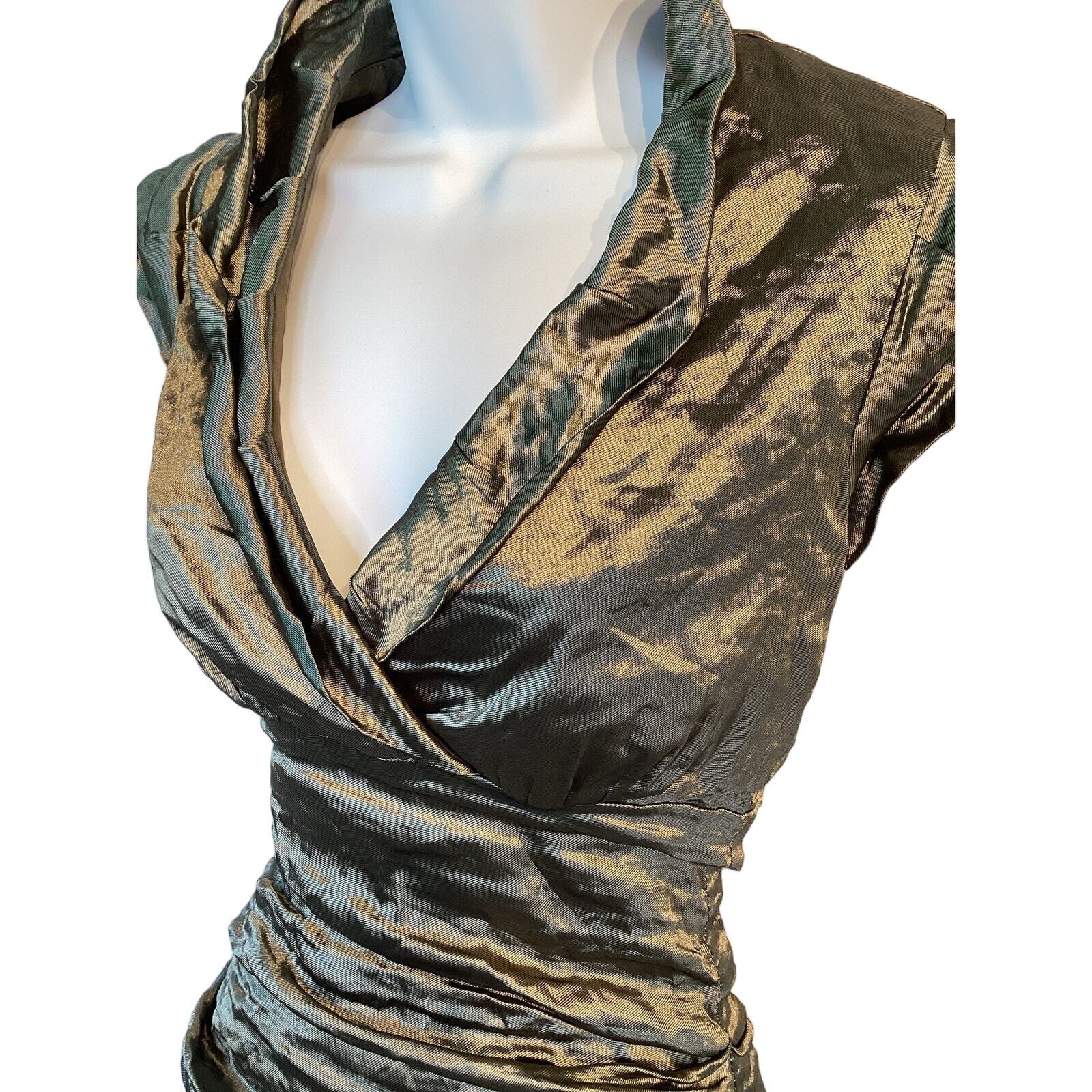 Nicole Miller Metallic Taffeta Crinkle Stretch Mermaid V-Neck Gown Green 2