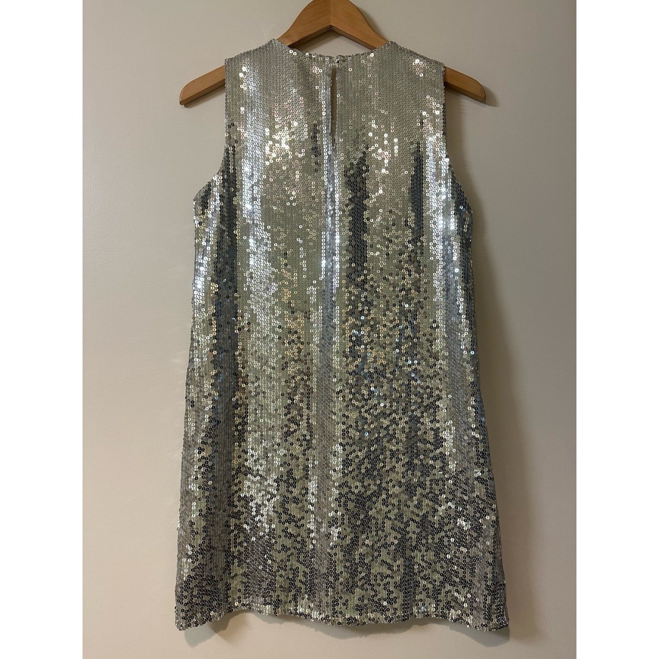 Anthropologie Varun Bahl Sequin Shift Dress in Silver. Size S