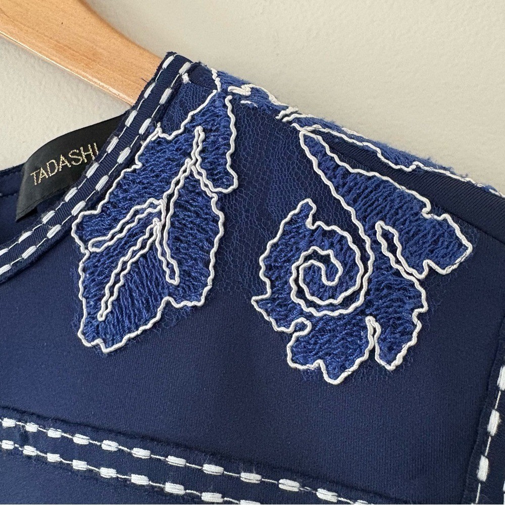 Tadashi Shoji Kitami Embroidered Sleeveless Shift Dress in blue neoprene Size S