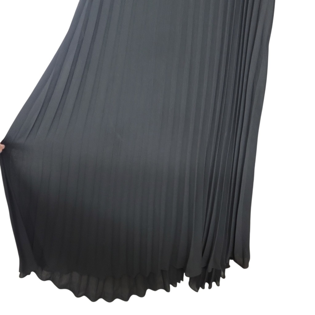 EUC Line & Dot Black Pleated Maxi Dress
