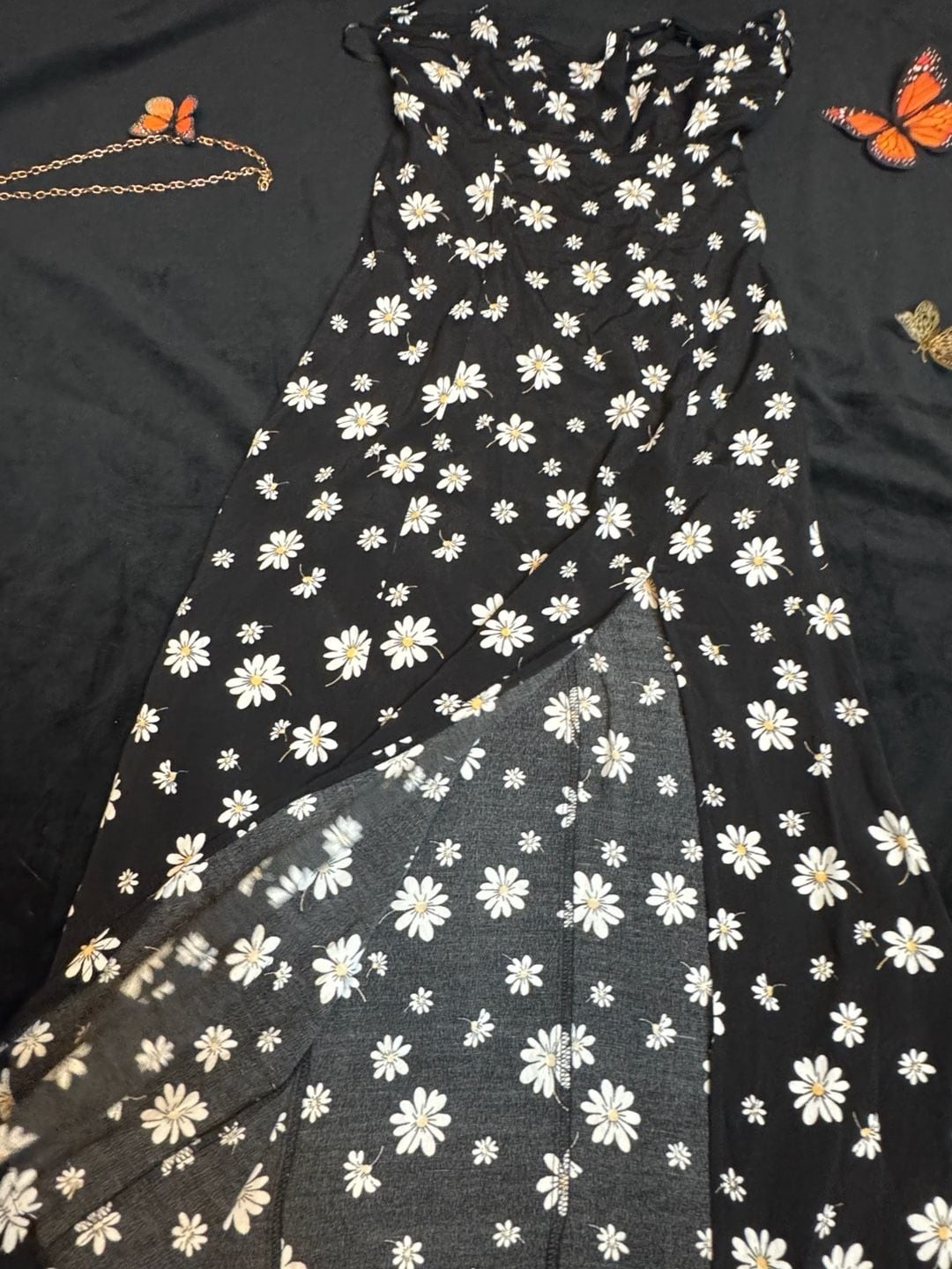 Black Daisy Print Spaghetti Strap Maxi Dress with Front Slit
