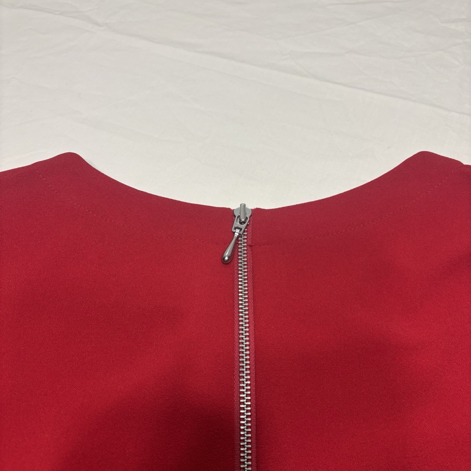 Dennis by Dennis Basso Shift Dress Size 10 Red Short Sleeve Pockets Zip Back