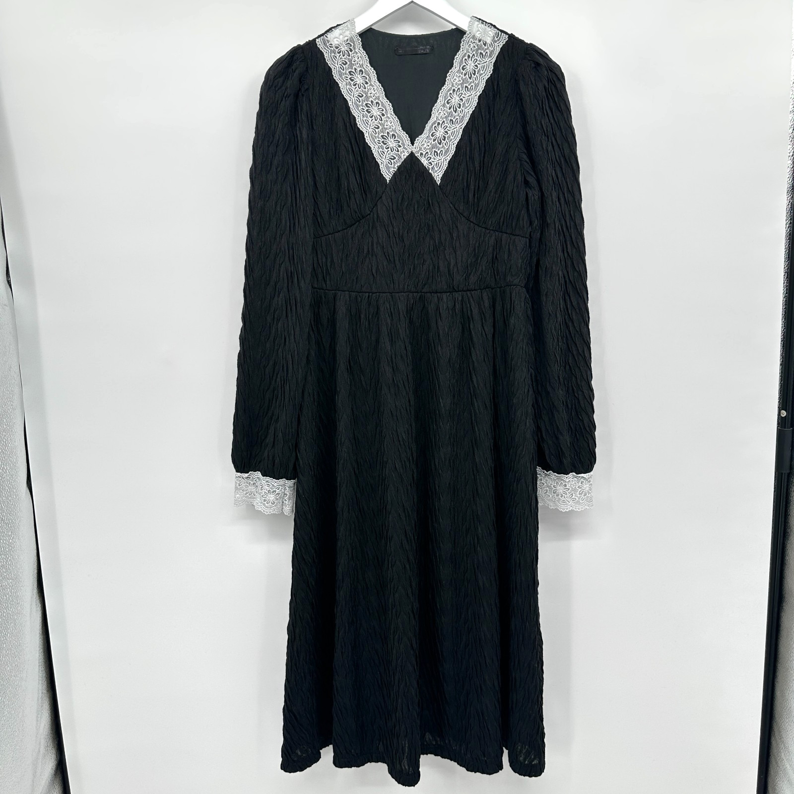 Dazy Dress Size Large Black Textured Long Sleeves Lined Gothic Allure Witchy