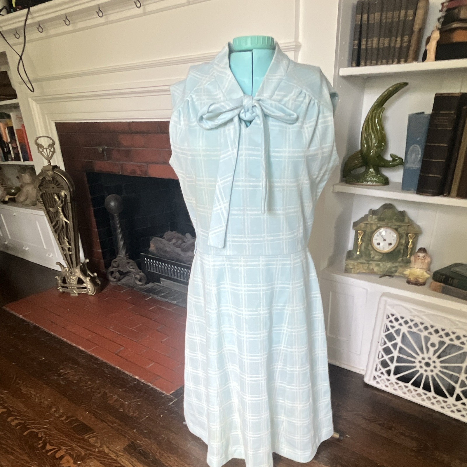 Vintage VOLUP 60s Kay Windsor Women’s Blue Plaid Cotton Woven Sheath Dress Bow