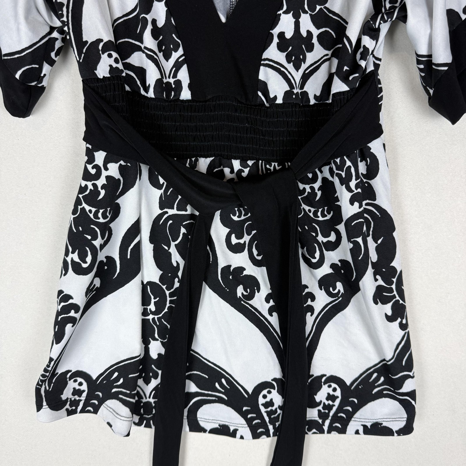 Trixxi Dress Juniors Medium Black White Floral V Neck Belted Kimono Sleeve Short