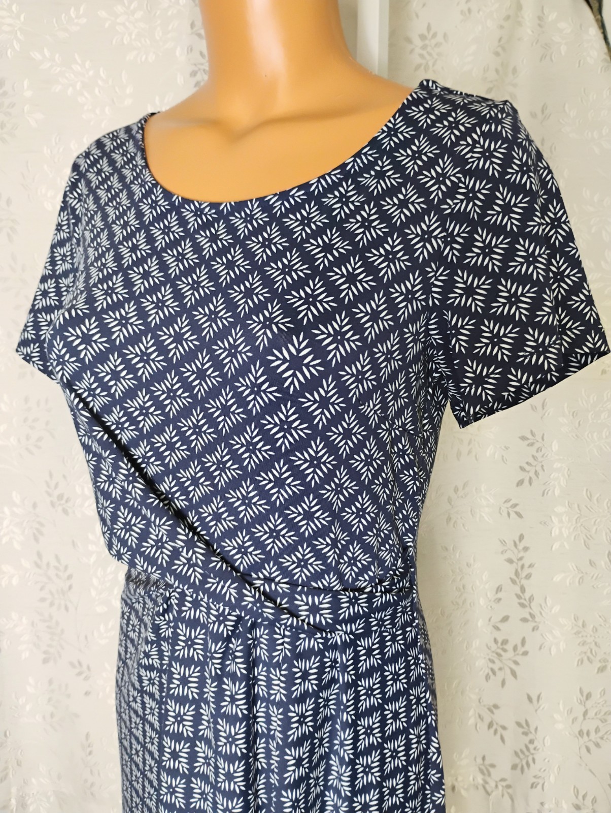 TALBOTS Short Sleeve Lightweight Stretch Jersey Pullover Dress M Blue White