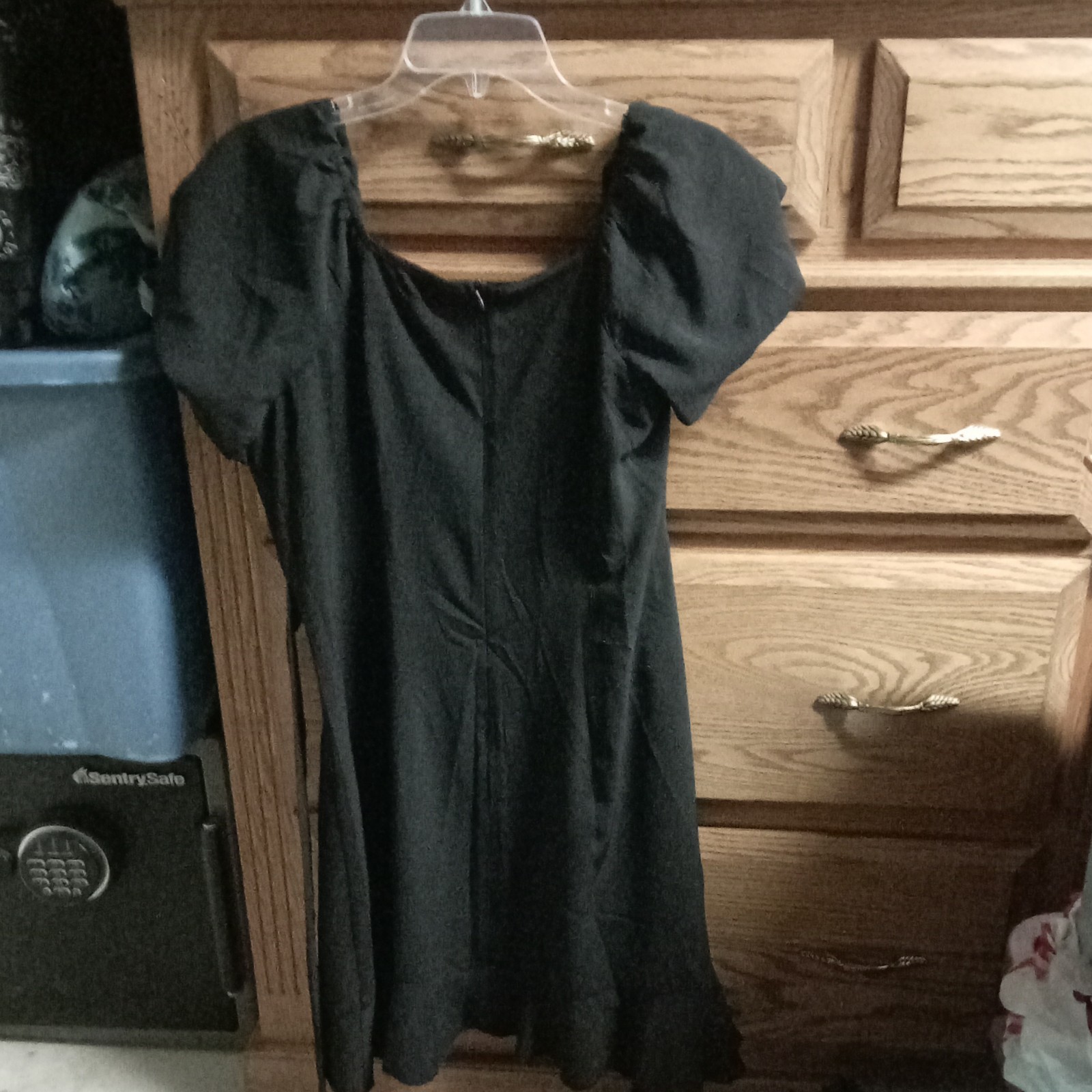 Samples Black Dress Women’s Size Large Short Sleeve Round Neck Back Zipper New
