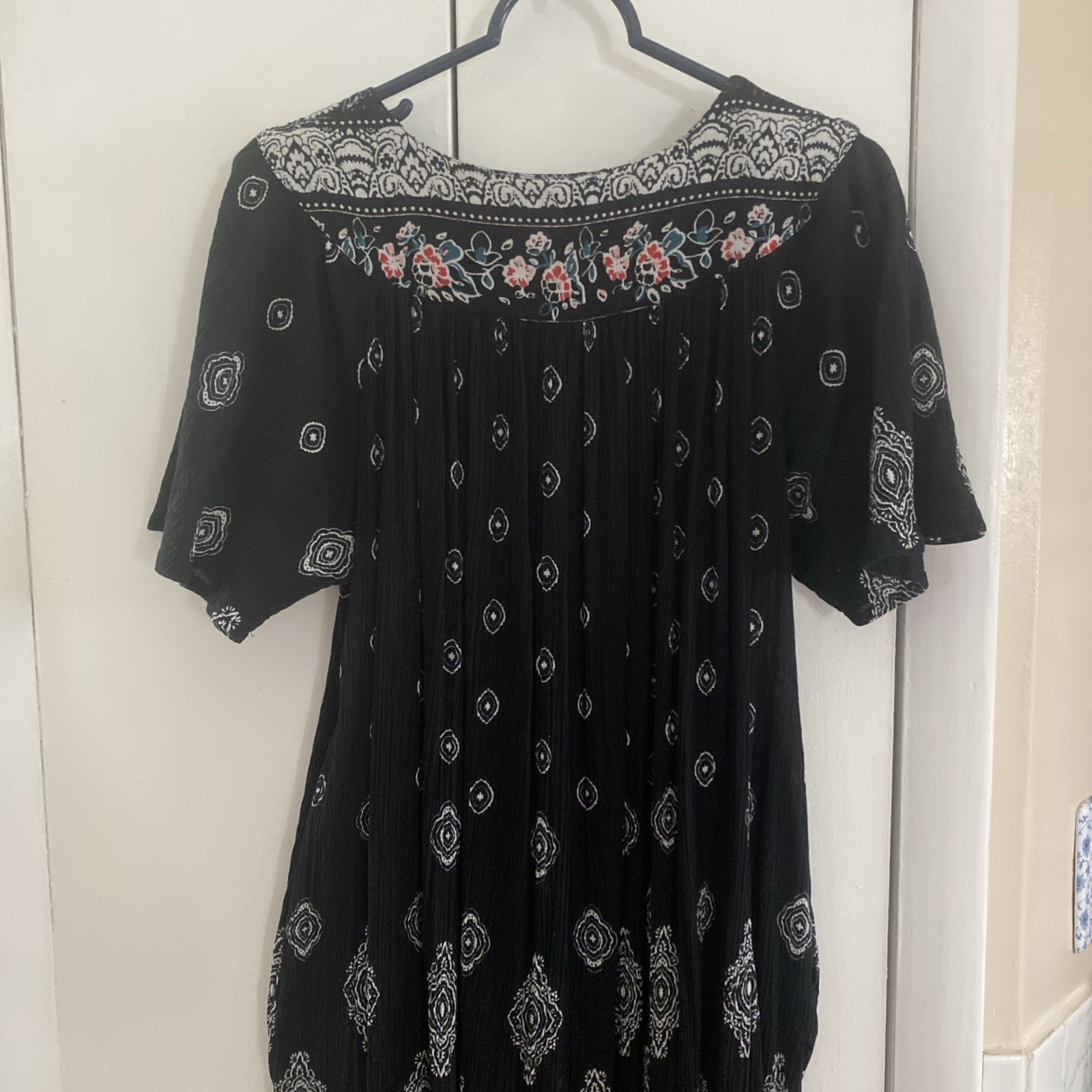 National Since 1952 Gauze Shift Dress Black Boho Floral Pockets Sz Medium India