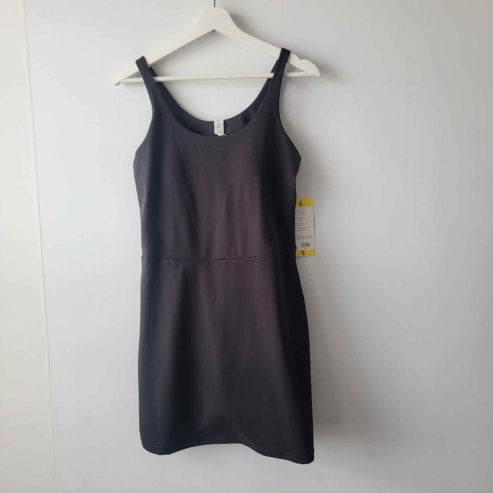 elle sport women’s active tank dress size S side pockets buit in bra