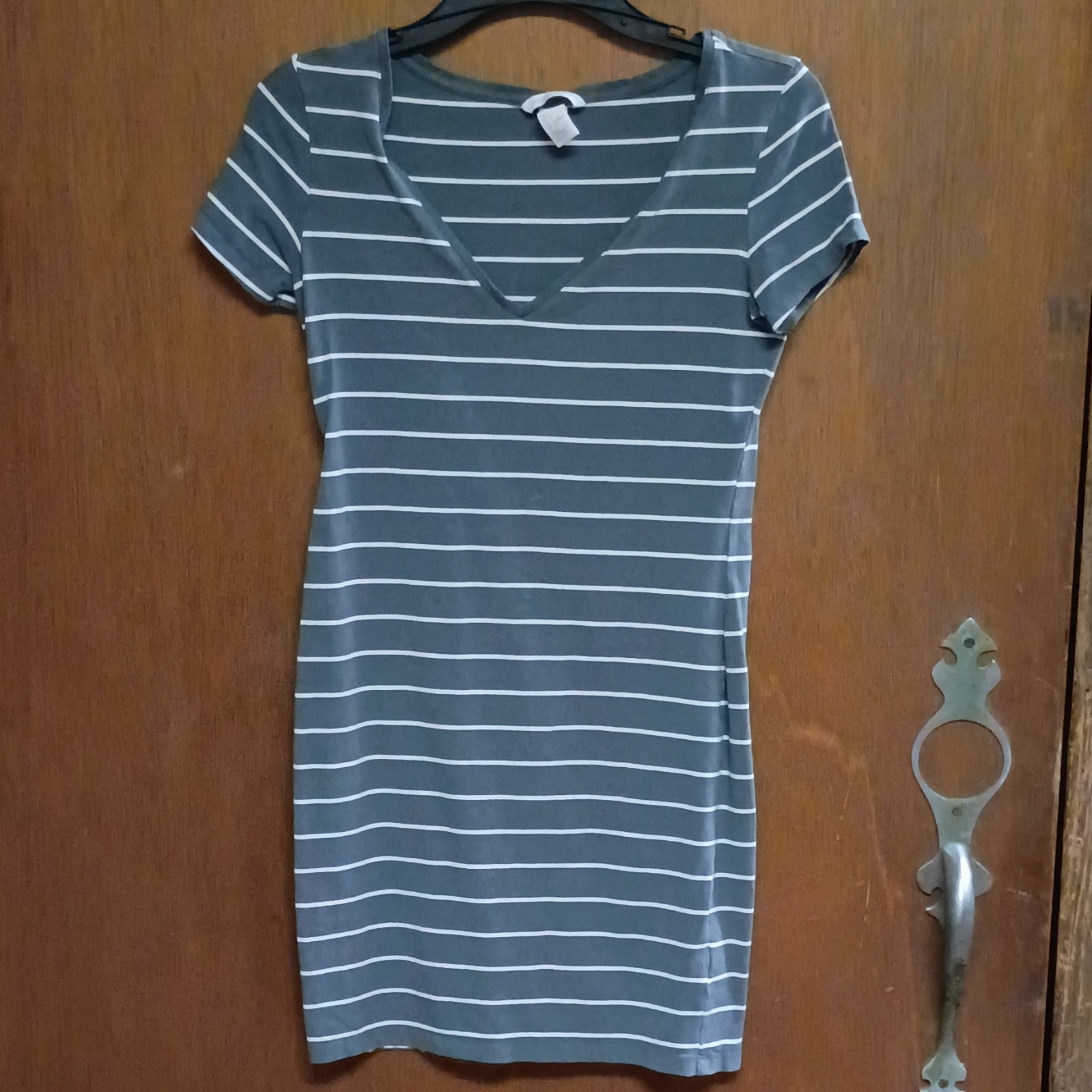 H&M•Green/White Striped•Short Sleeve•V-Neck T-Shirt Dress•Small•Cotton/Elastane