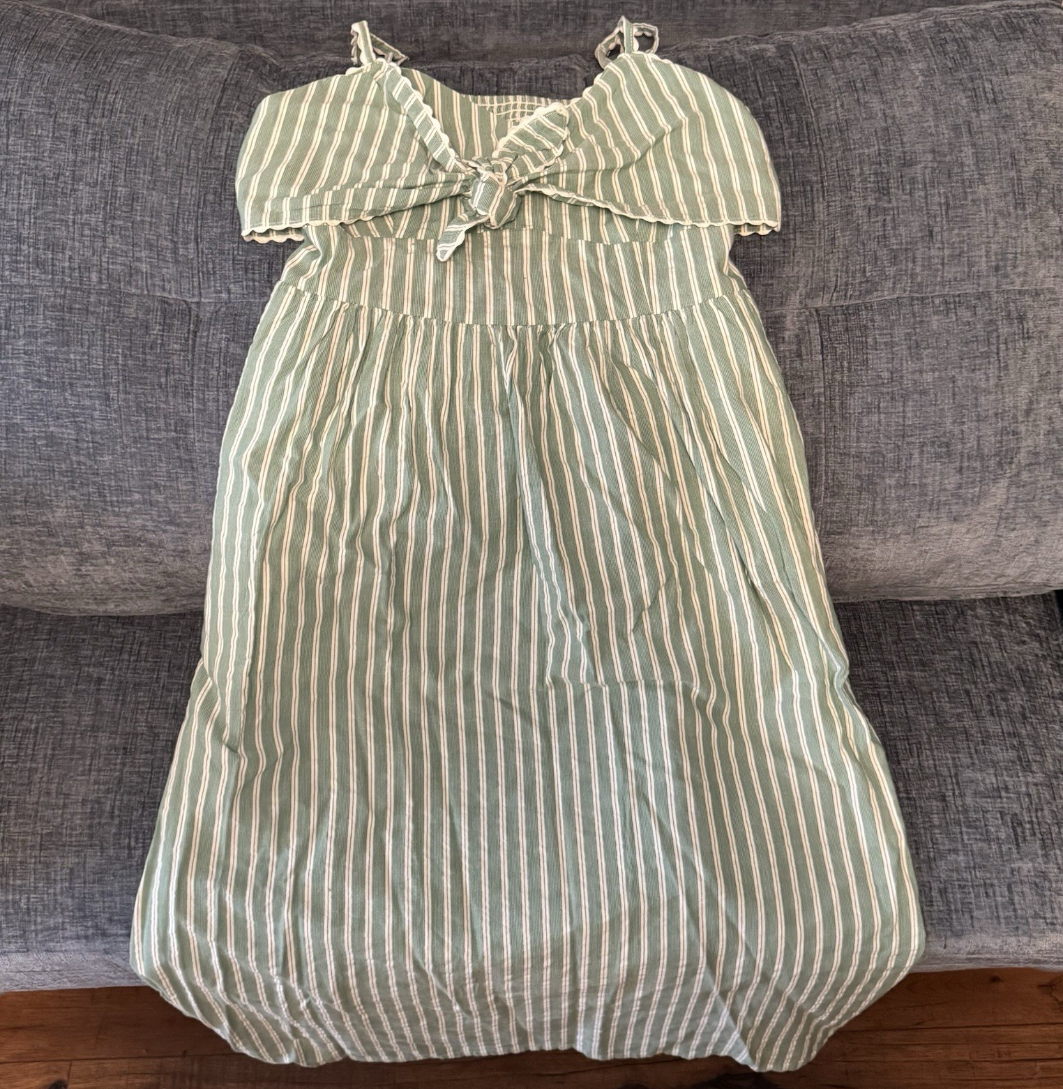 Old Navy Women’s Green/White Striped V-Neck Smocked Bow Midi Sundress L