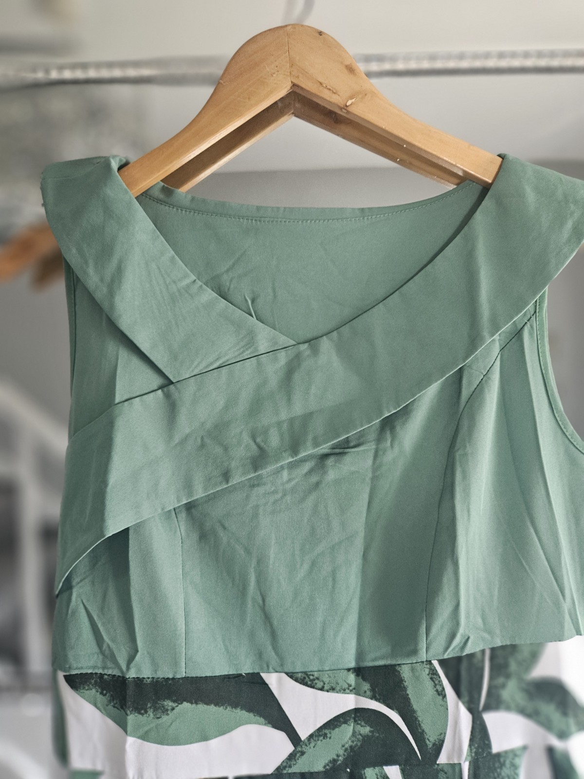 Maxi Dress Gree Leaf Pattern Short Sleeves. Chest 36 Waist 30 Length 52 Inc. Vgc