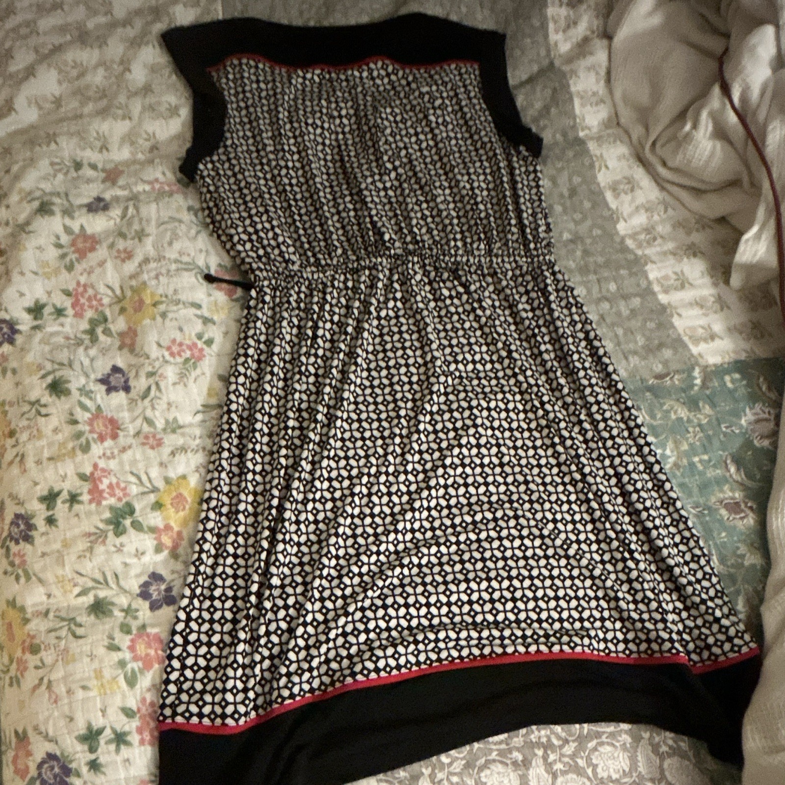En Focus Studio Women’s 8 Sheath Knee Dress Geometric V-Neck Sleeveless Tie