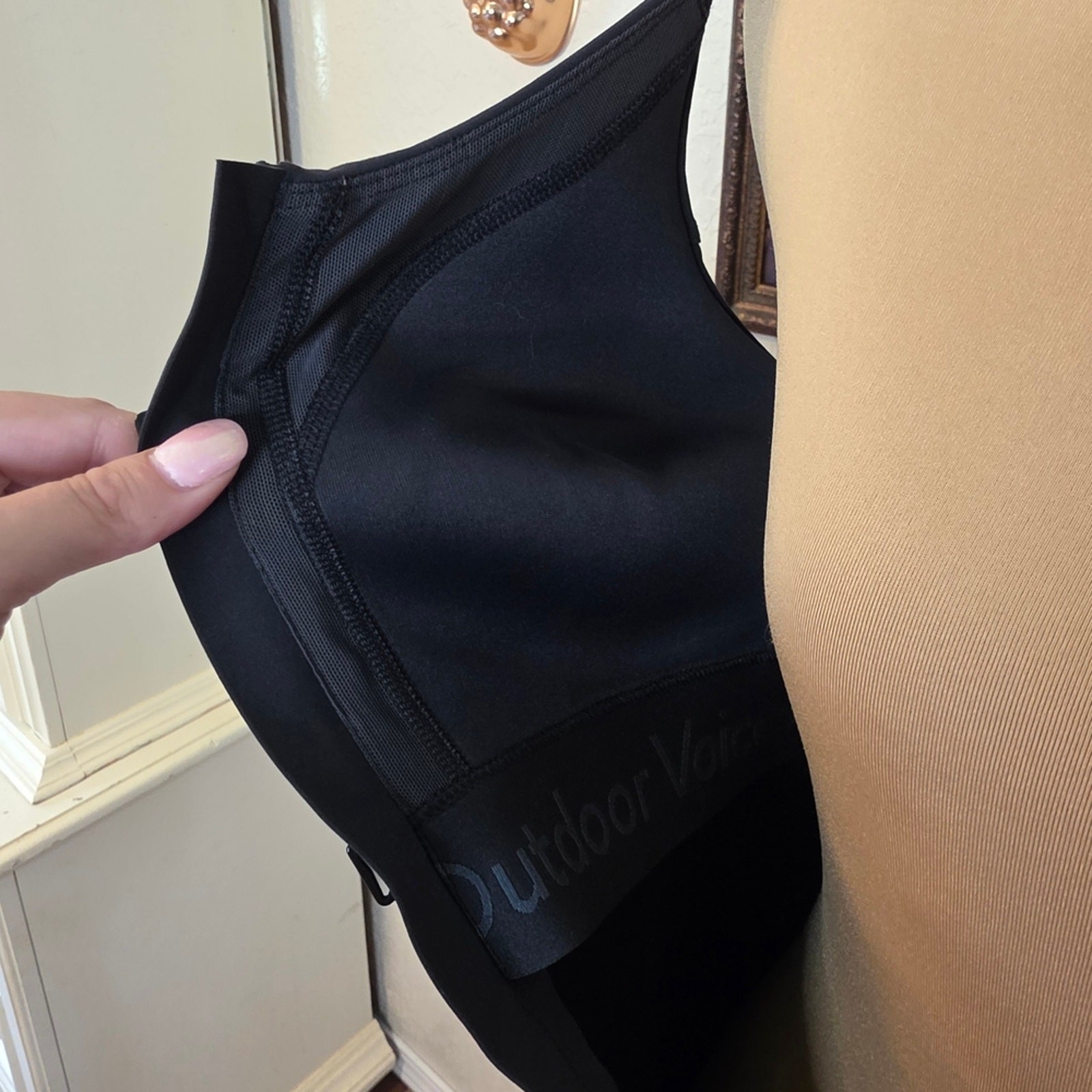 Outdoor Voices S/M D-Cup High Impact Sports Bra Built-In Support Athleisure
