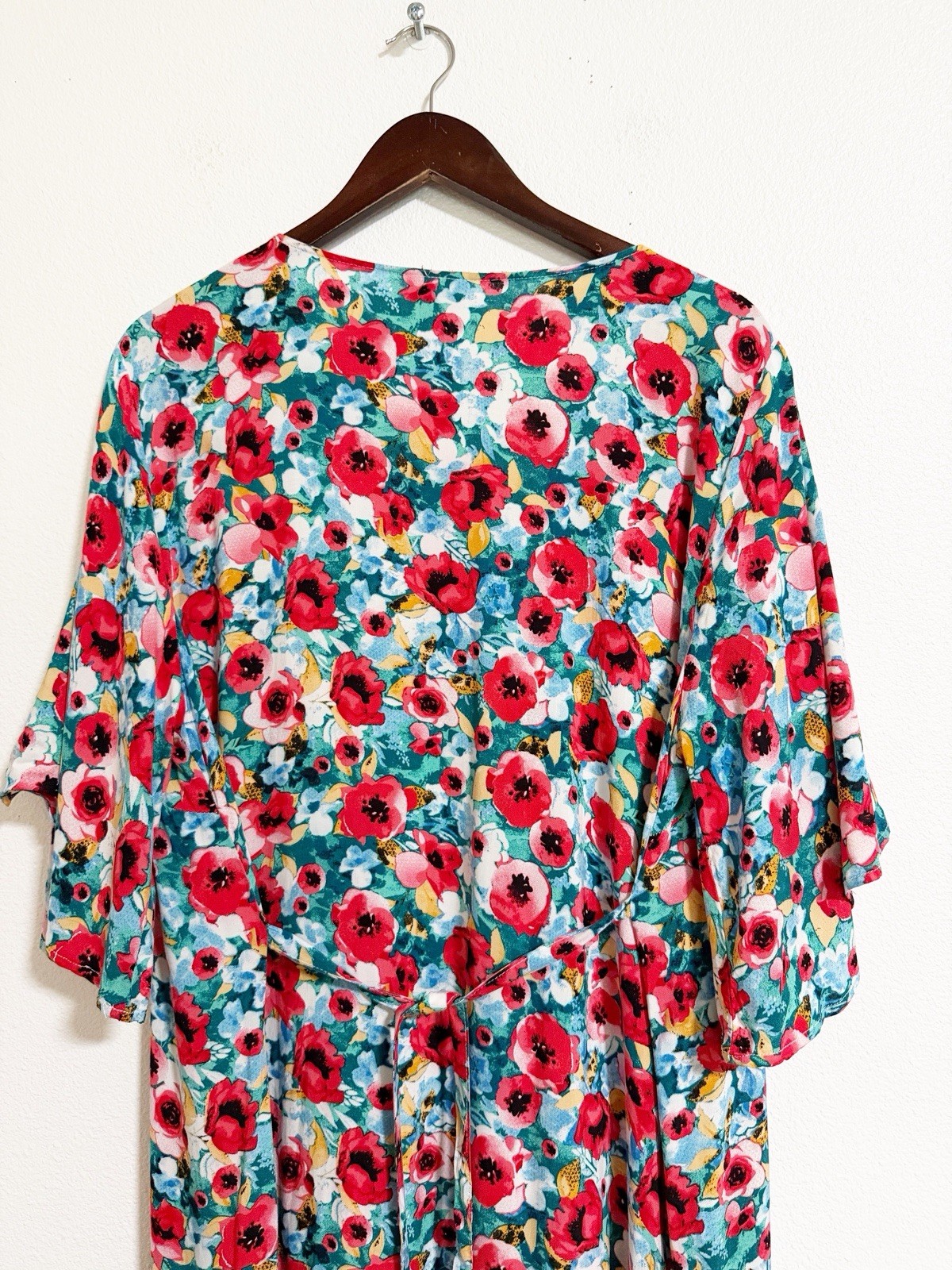Avenue Poppy Floral Flutter Roll Tab Sleeve High Low Midi Dress Size 18/20