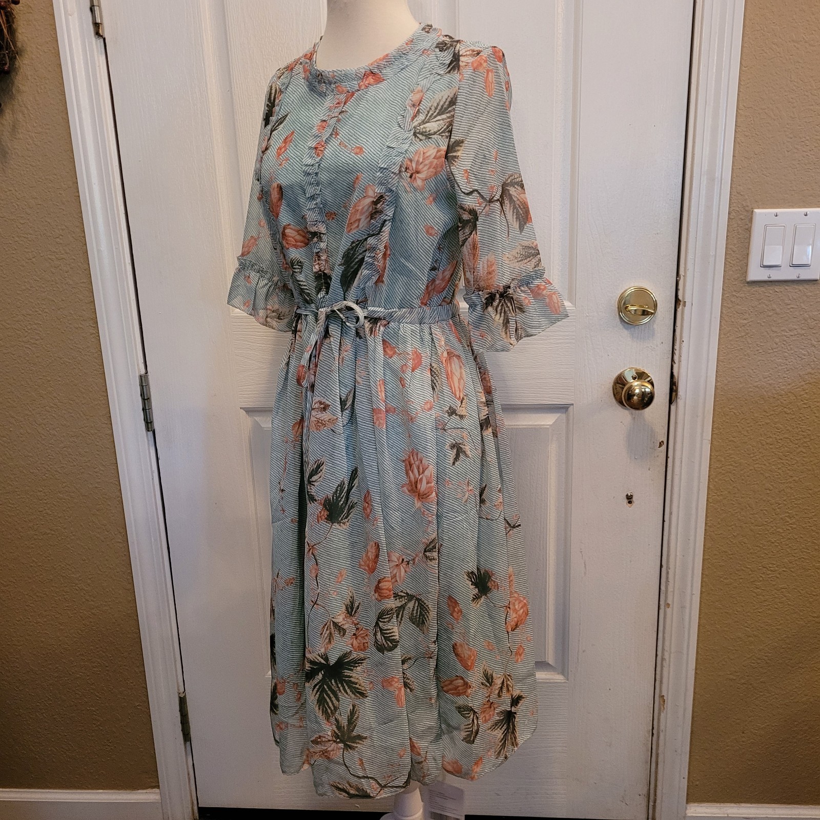 New Beach Core Dress Medium Beachy Summer Preppy Cottage Core Aloha Floral Blue